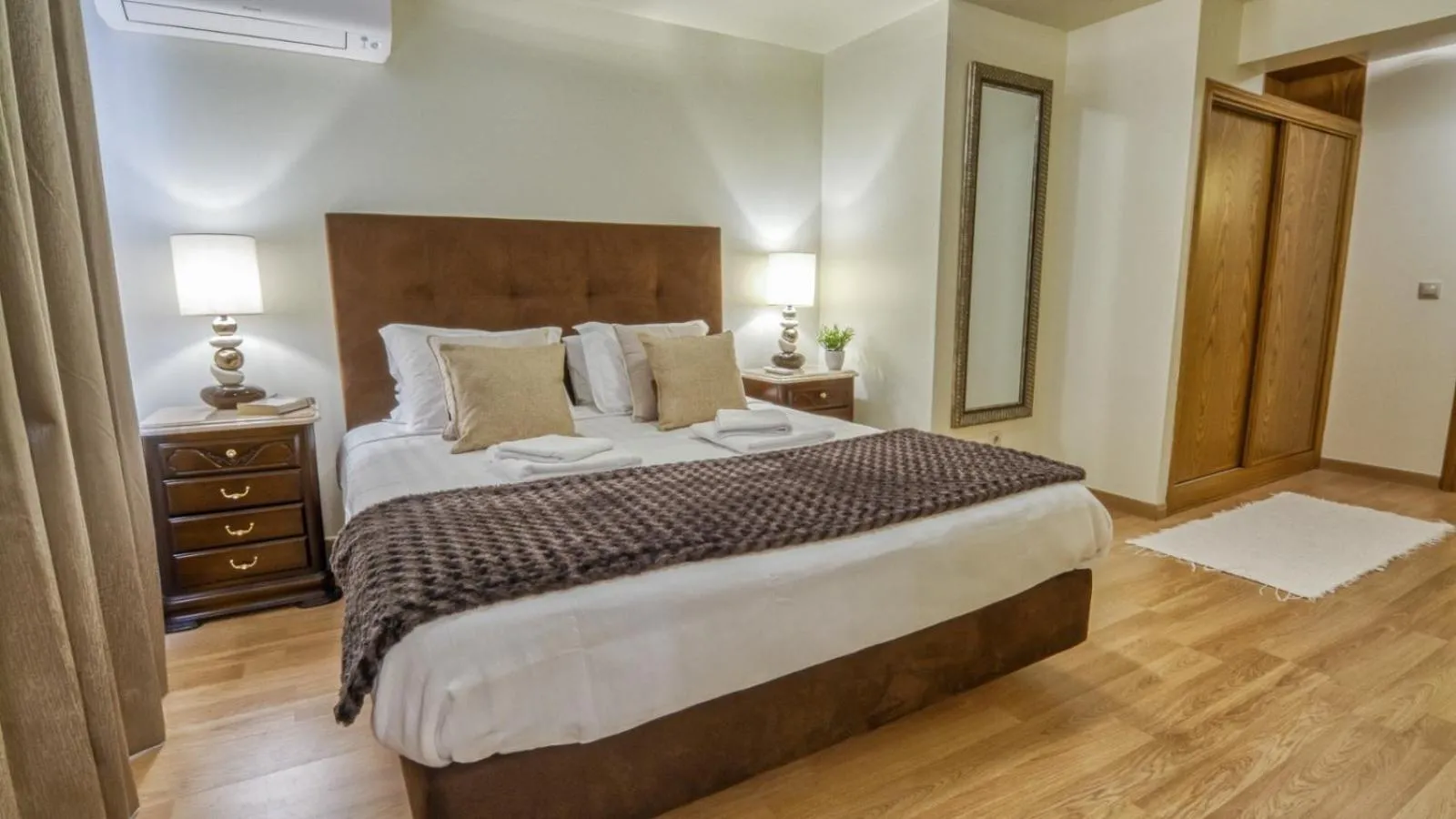 Bed in 8-Bed Villa in Vilamoura-Sleeps-Playground-Pool