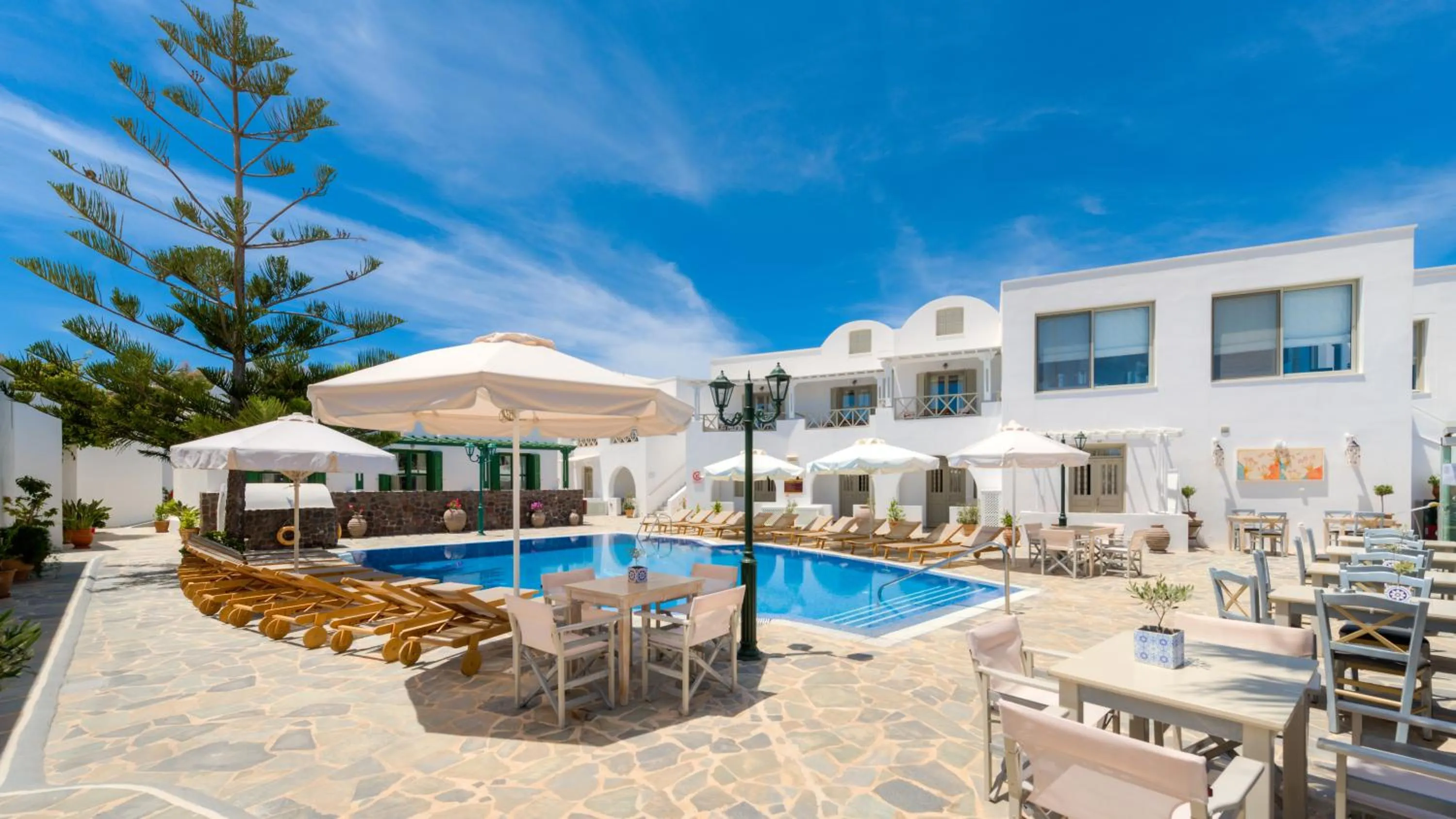 Pool view in Hotel Mathios