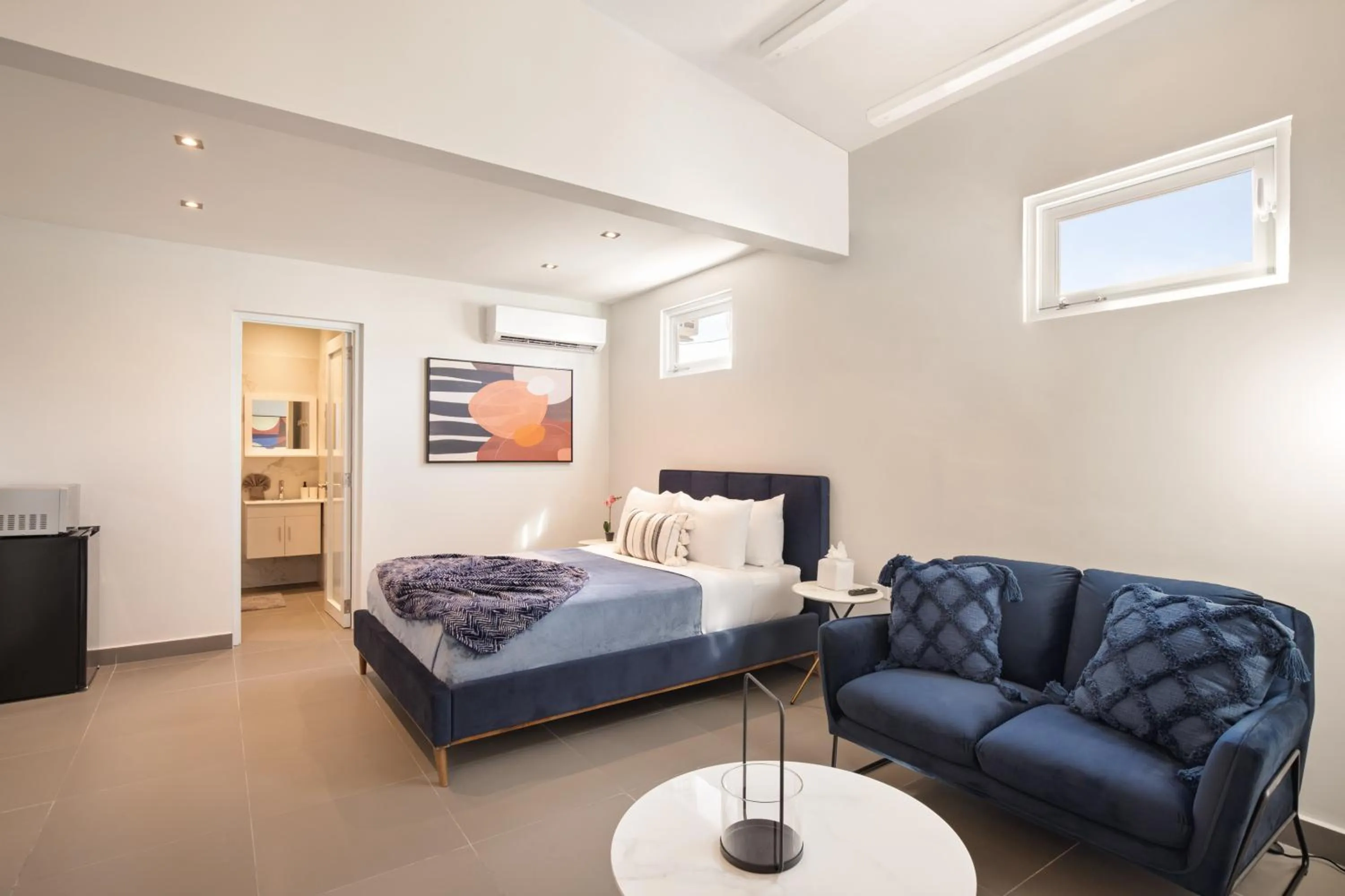 Photo of the whole room, Bed in Rosalina Isla Verde