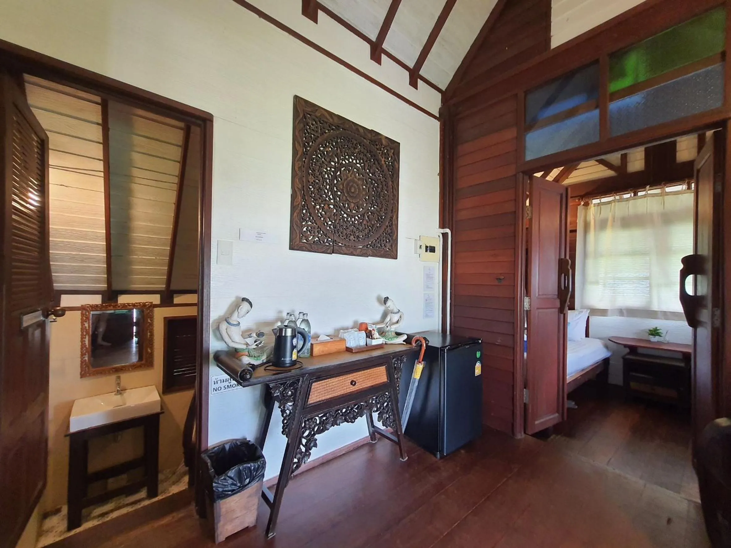 Photo of the whole room, Bed in Baan Thong Ching Resort