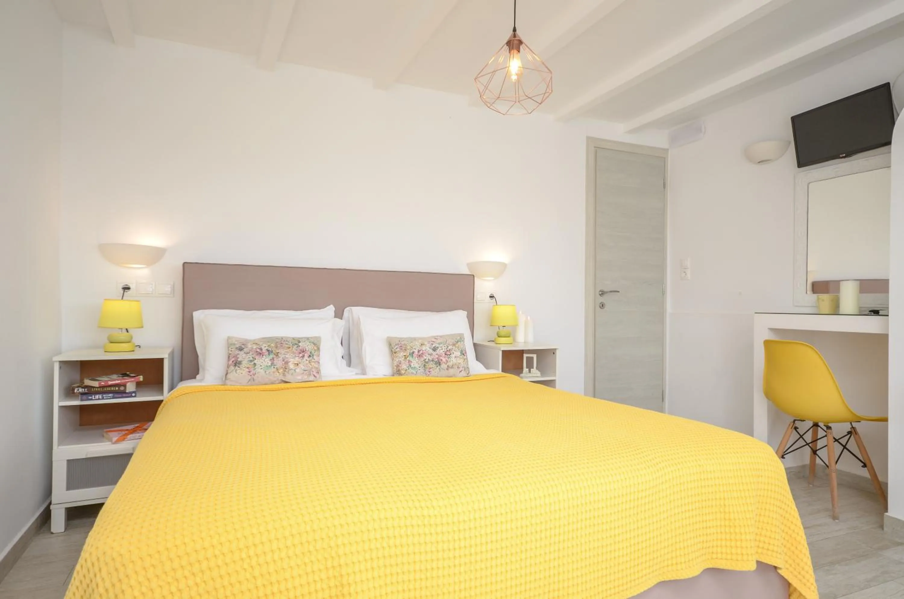 Bed in Saint George Hotel