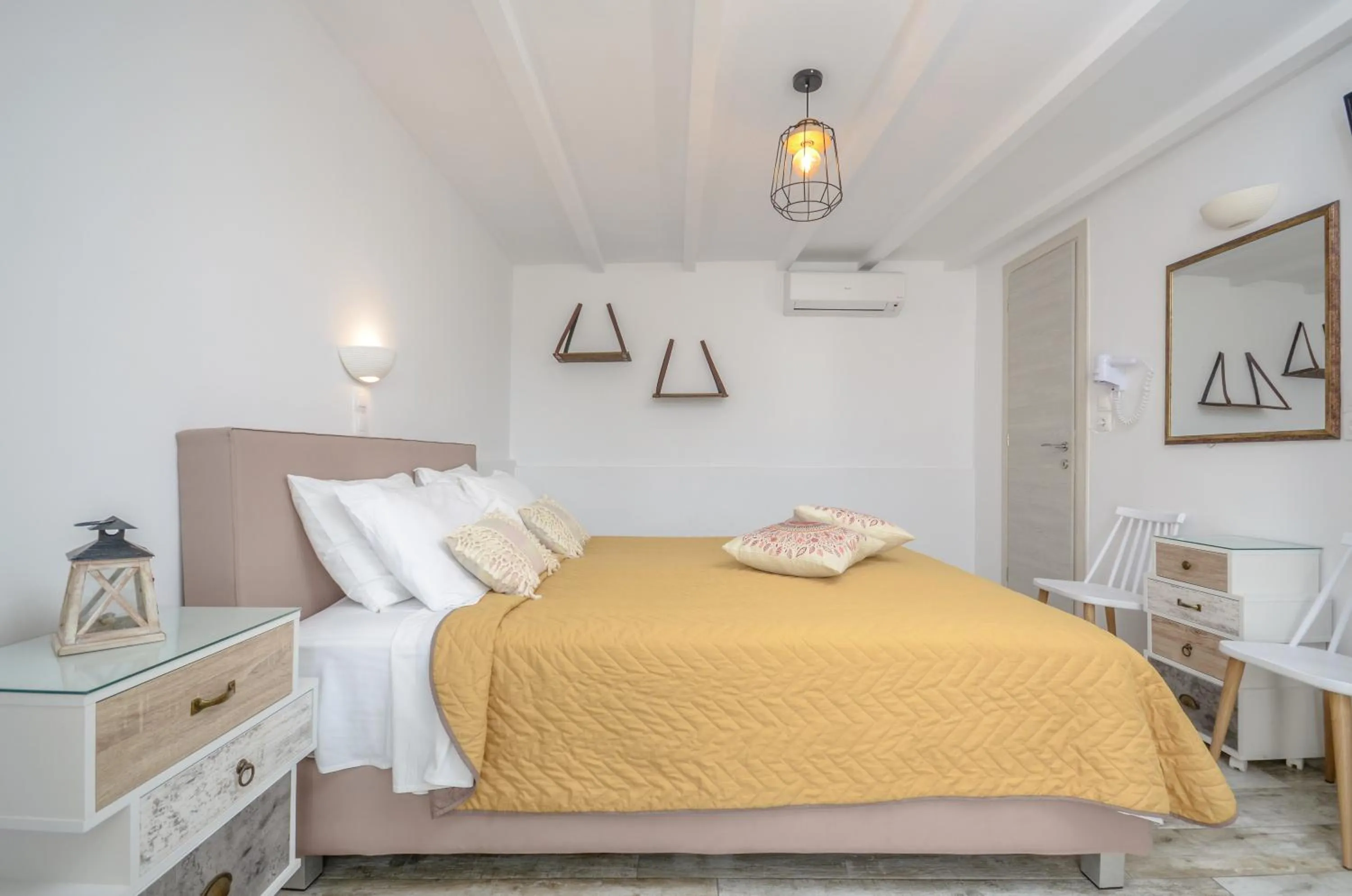 Bed in Saint George Hotel