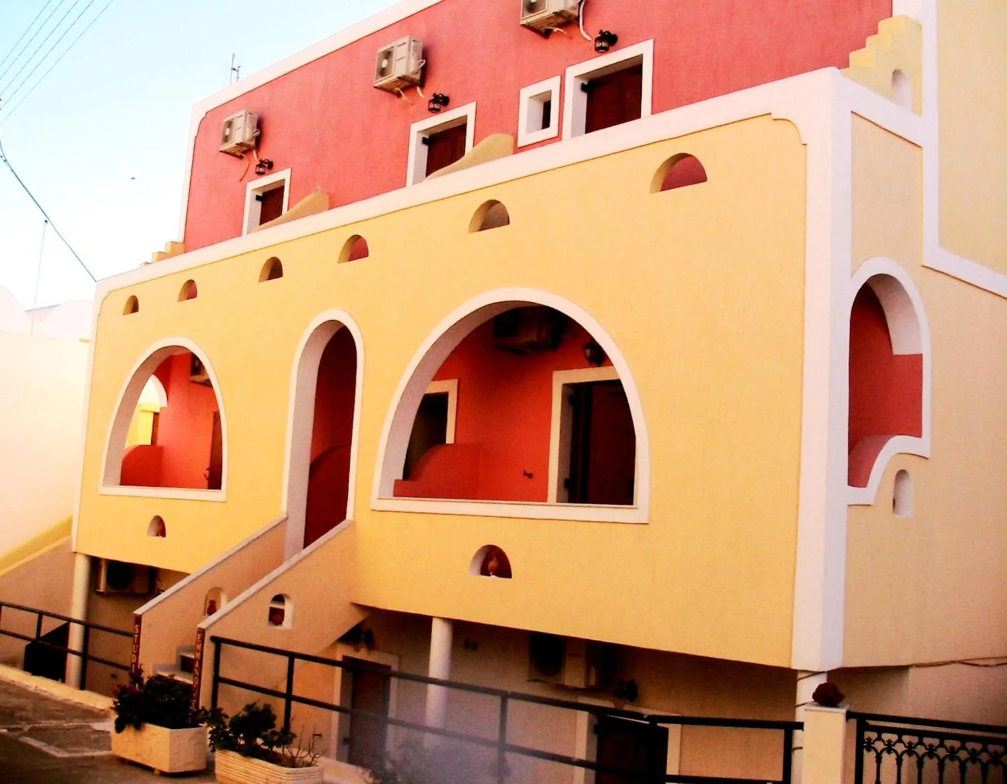 Facade/entrance in Emmanouela Studios & Villas