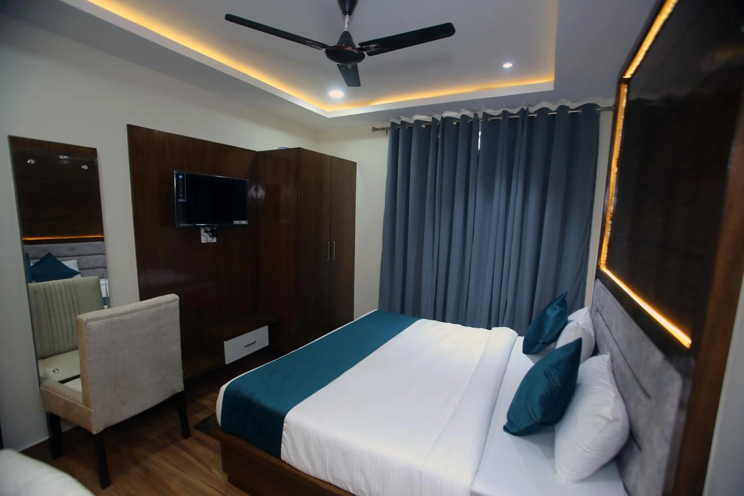 Bedroom in Hotel Affluence