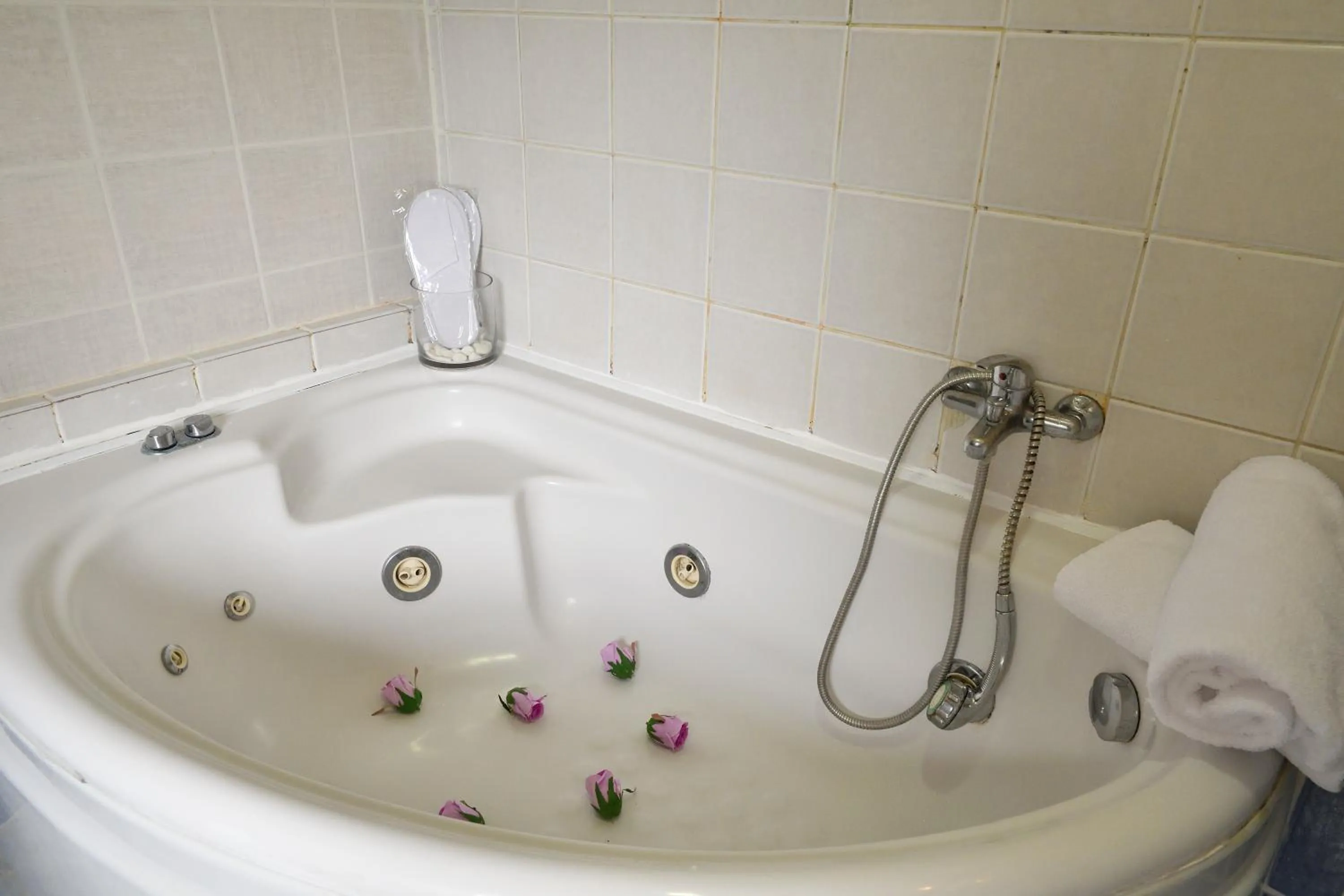 Hot Tub in Four Seasons Hotel