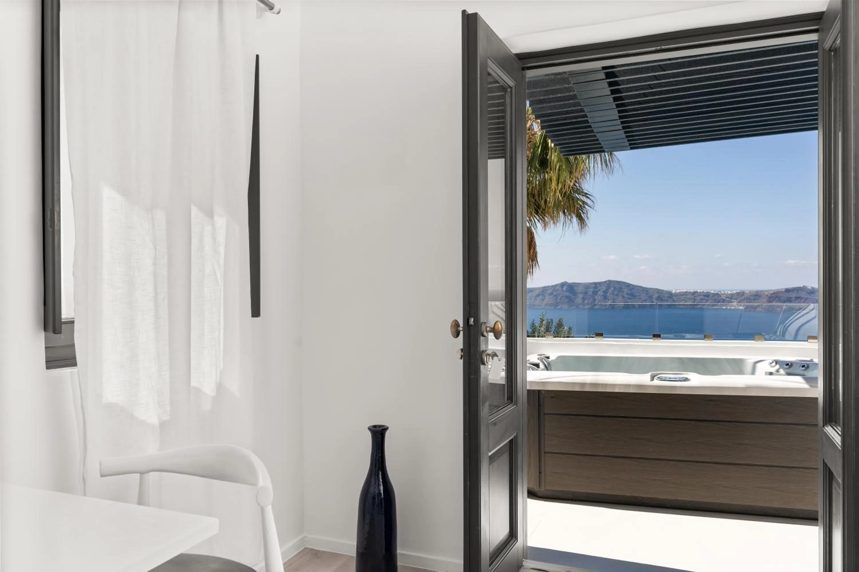 Hot Tub in Mill Houses New Elegant Suites