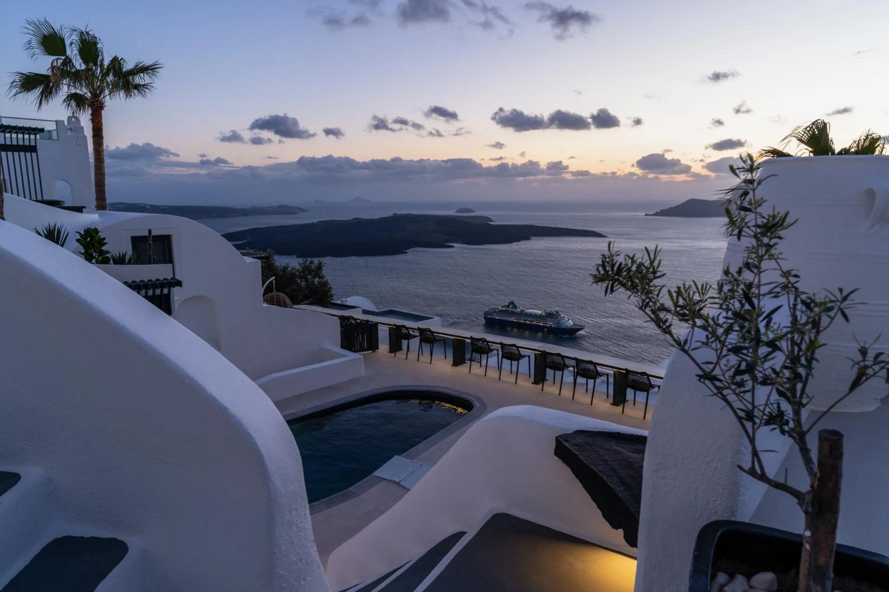 Swimming pool in Mill Houses New Elegant Suites