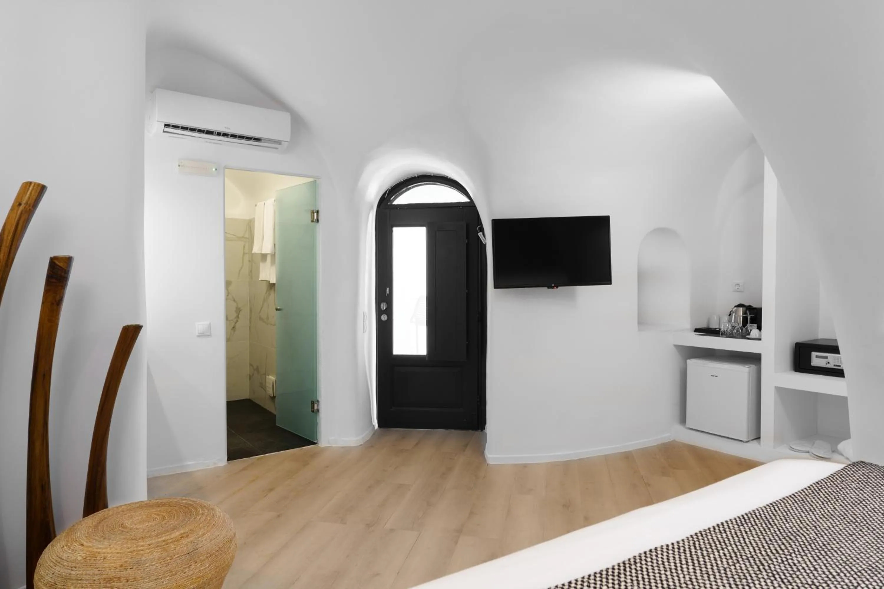 TV and multimedia in Mill Houses New Elegant Suites