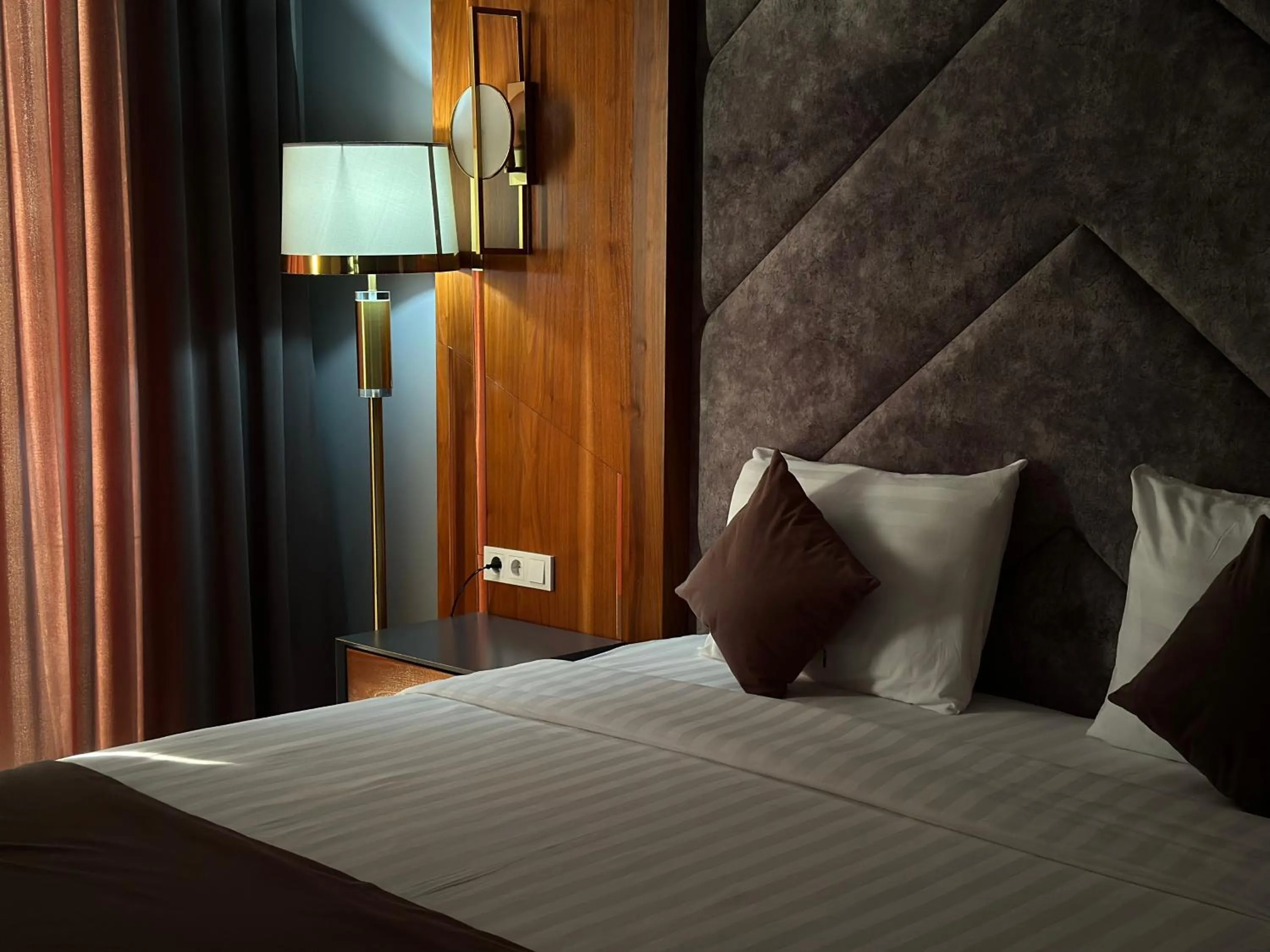 Photo of the whole room, Bed in MedinaTown