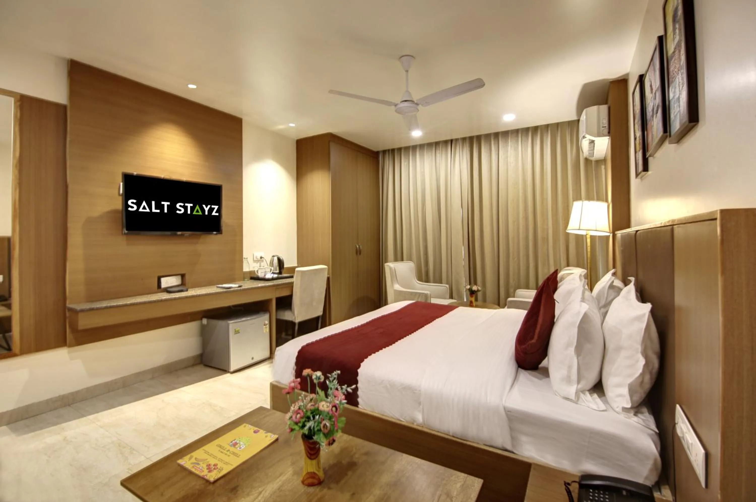 Bed in Saltstayz Select - Unitech Cyber Park