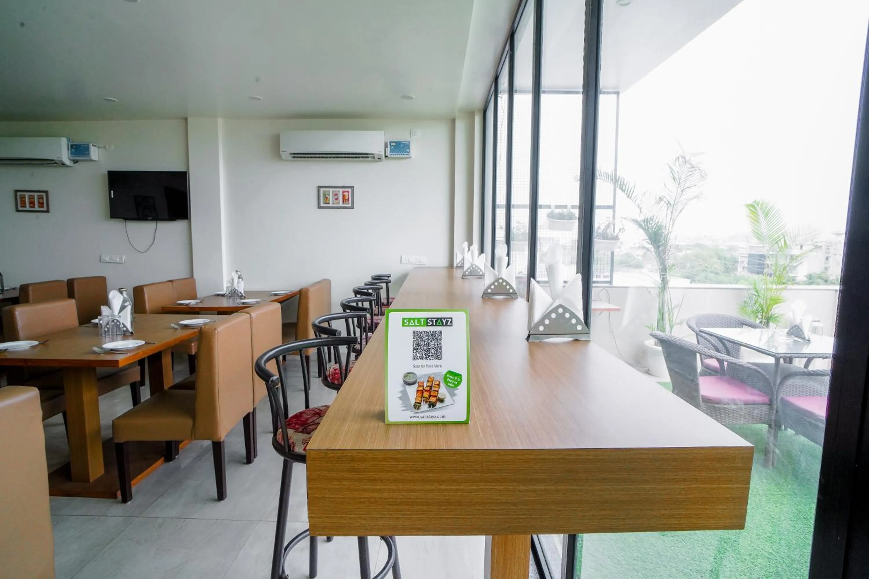 Restaurant/places to eat in Saltstayz Select - Unitech Cyber Park