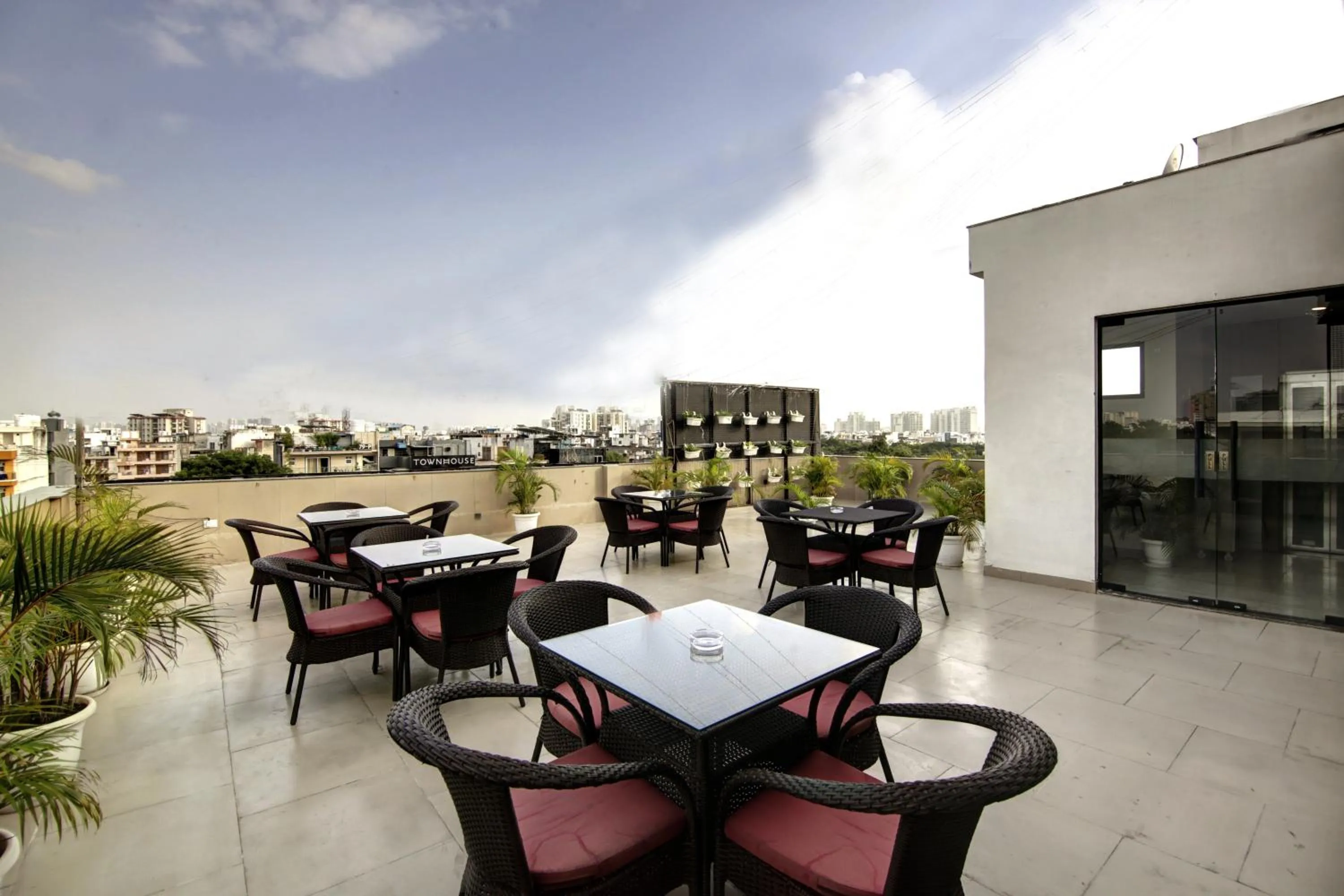 Property building in Saltstayz Select - Unitech Cyber Park