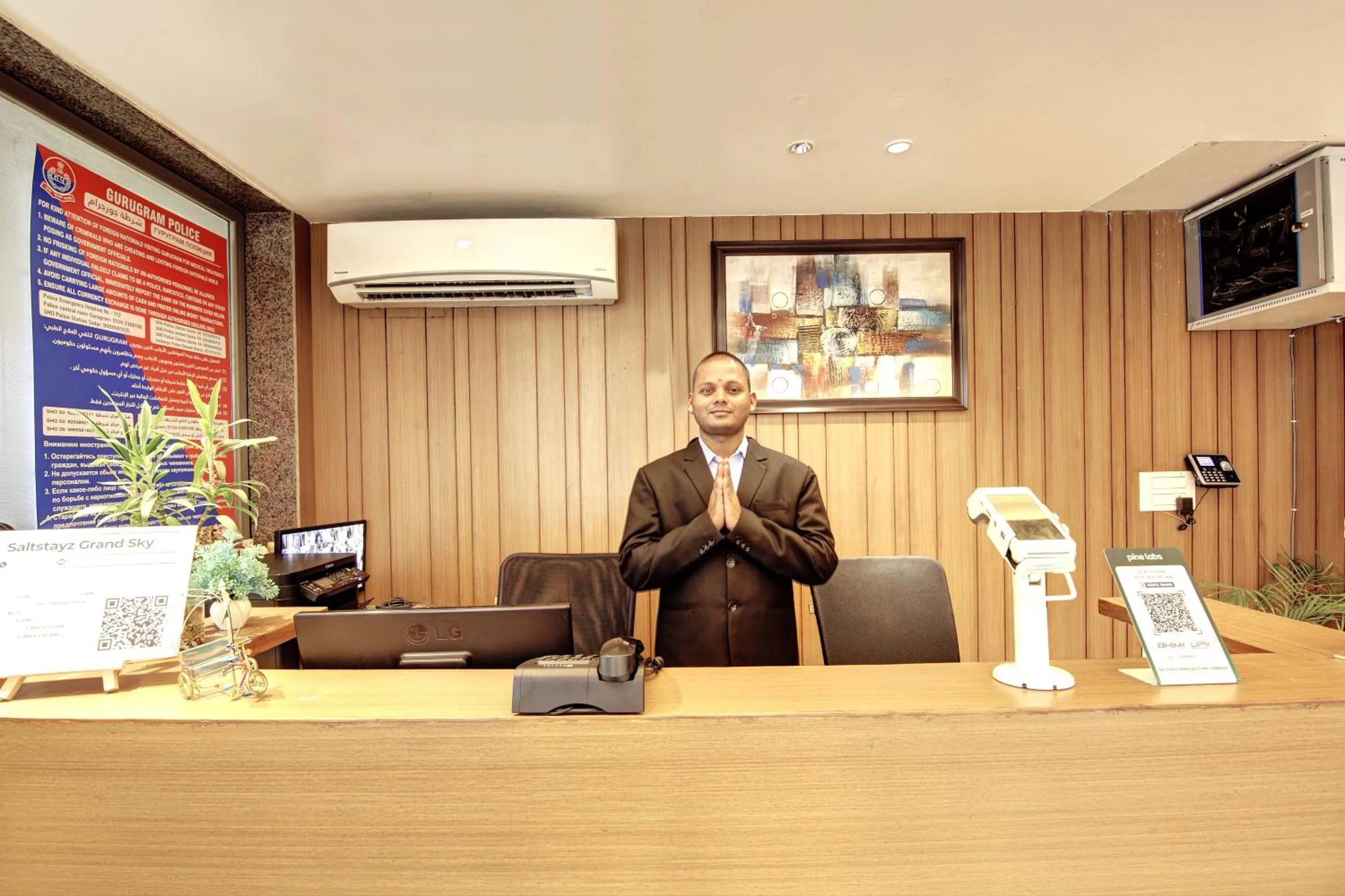 People in Saltstayz Select - Unitech Cyber Park