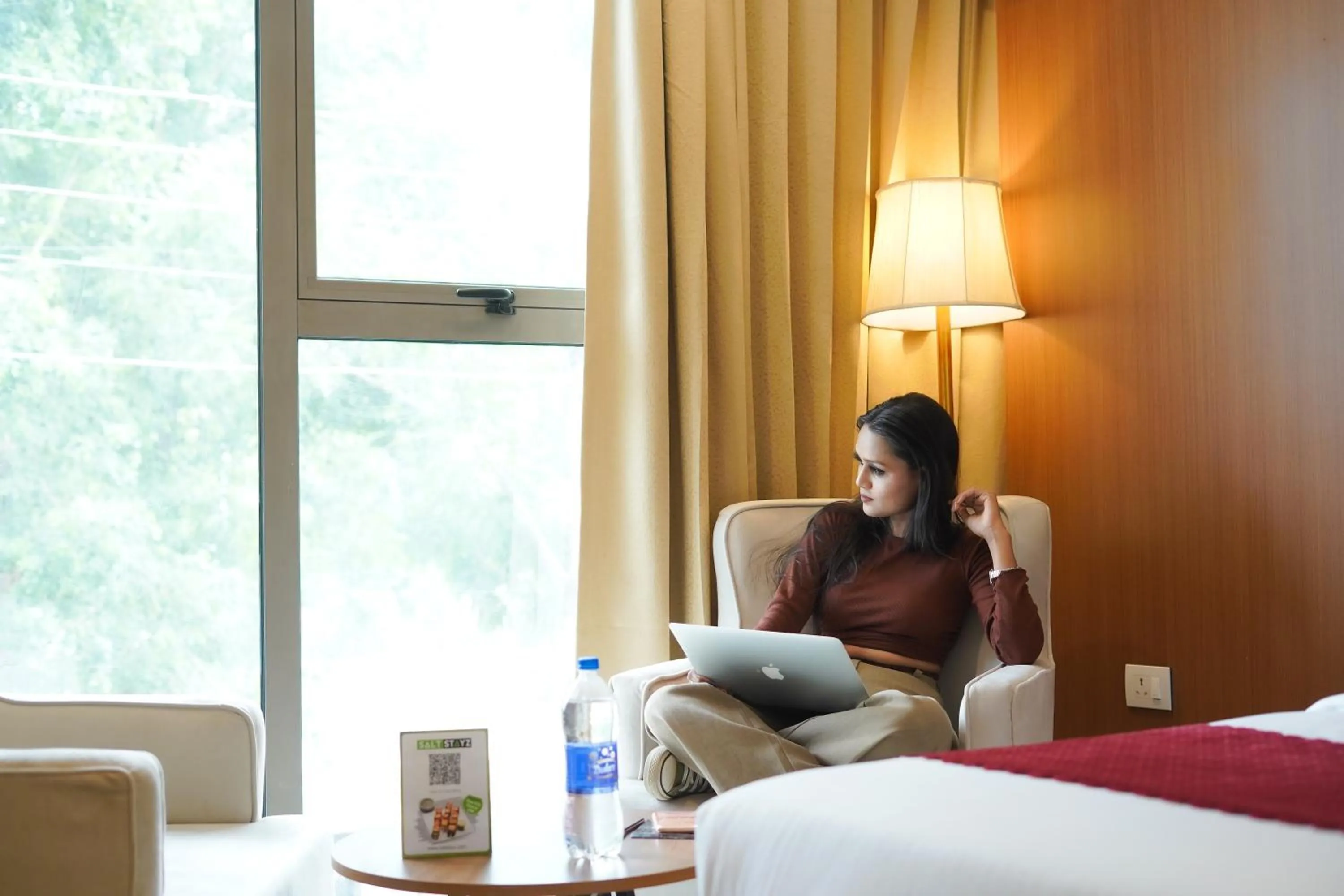 People, Bed in Saltstayz Select - Unitech Cyber Park