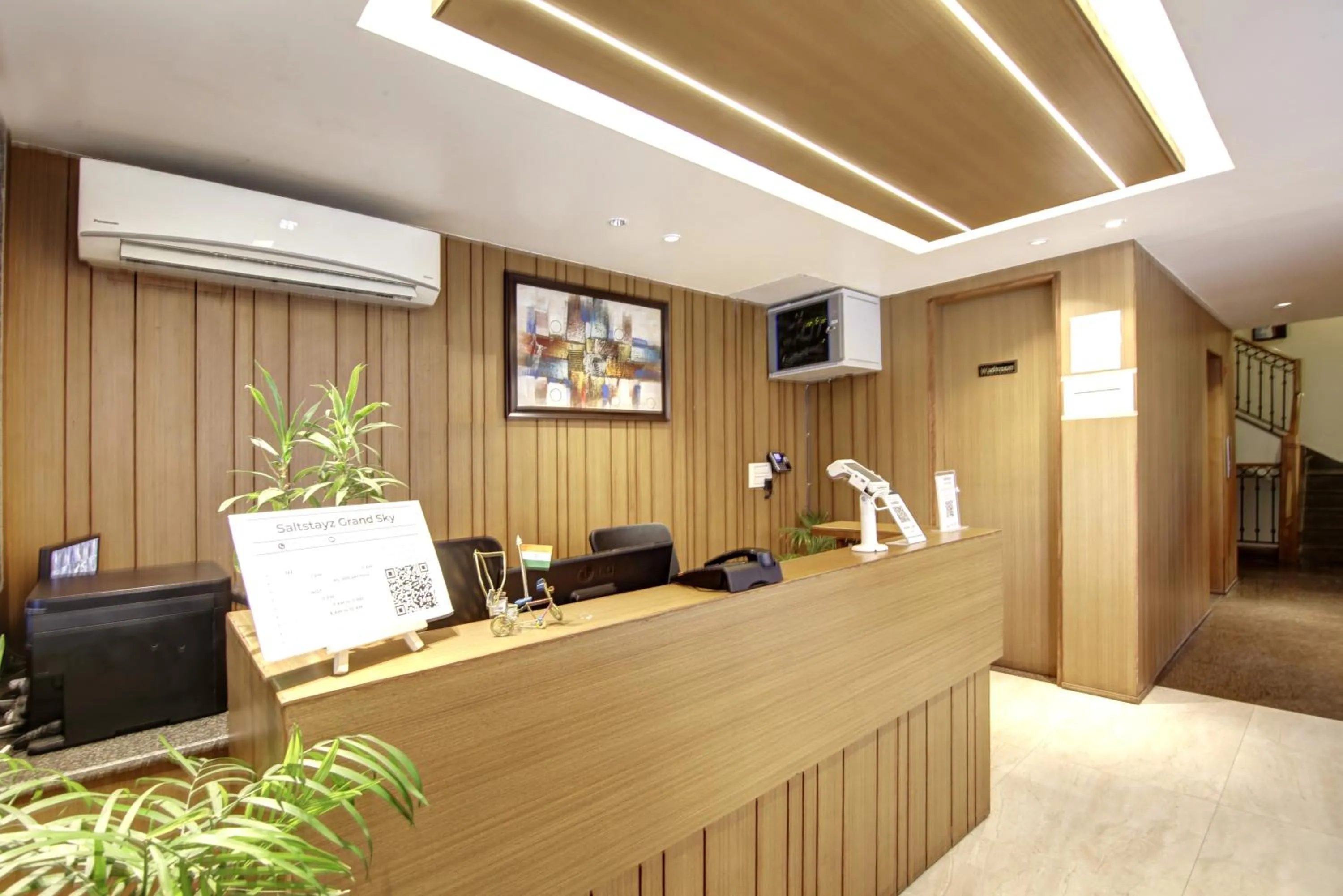 TV and multimedia in Saltstayz Select - Unitech Cyber Park