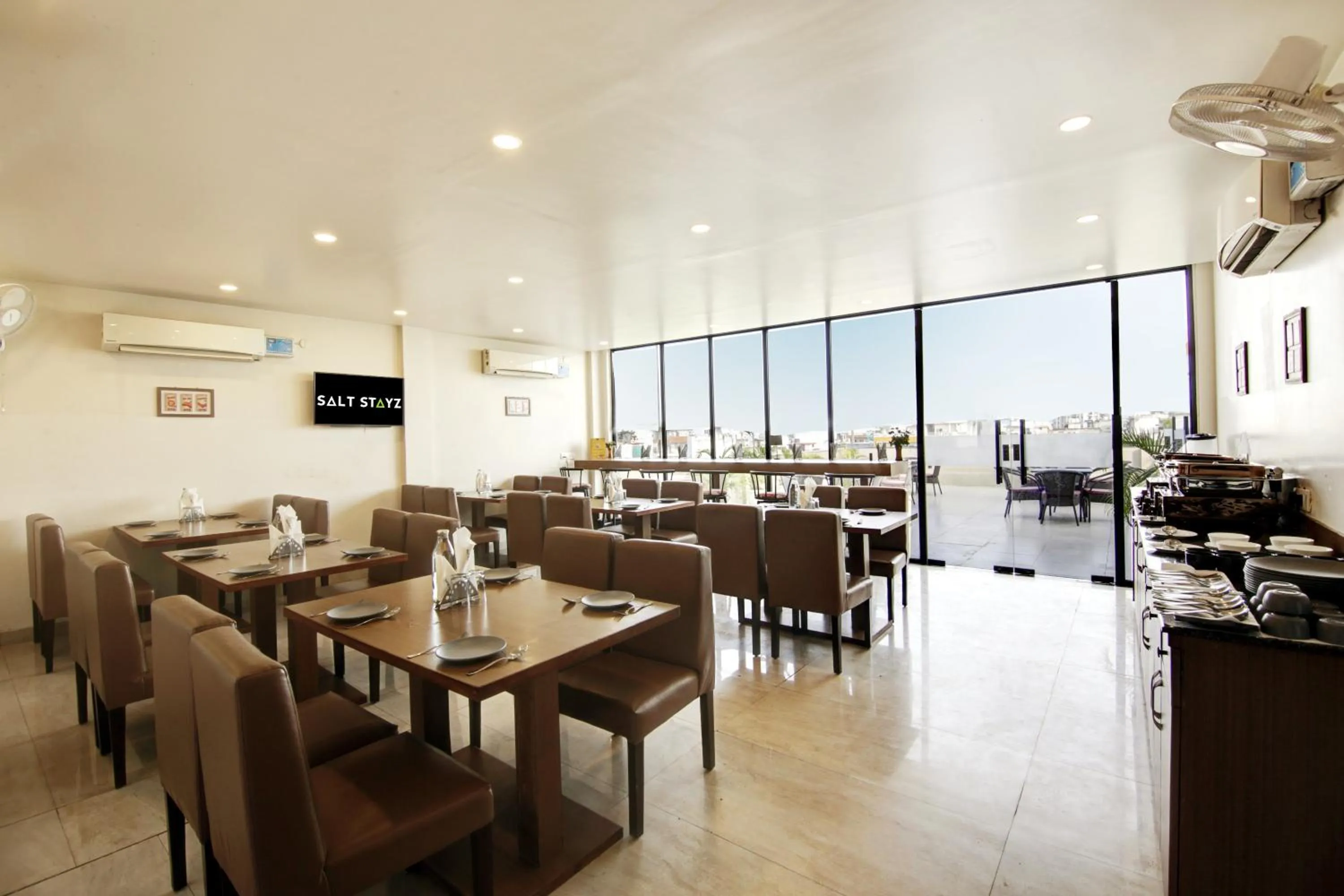 Restaurant/places to eat in Saltstayz Select - Unitech Cyber Park