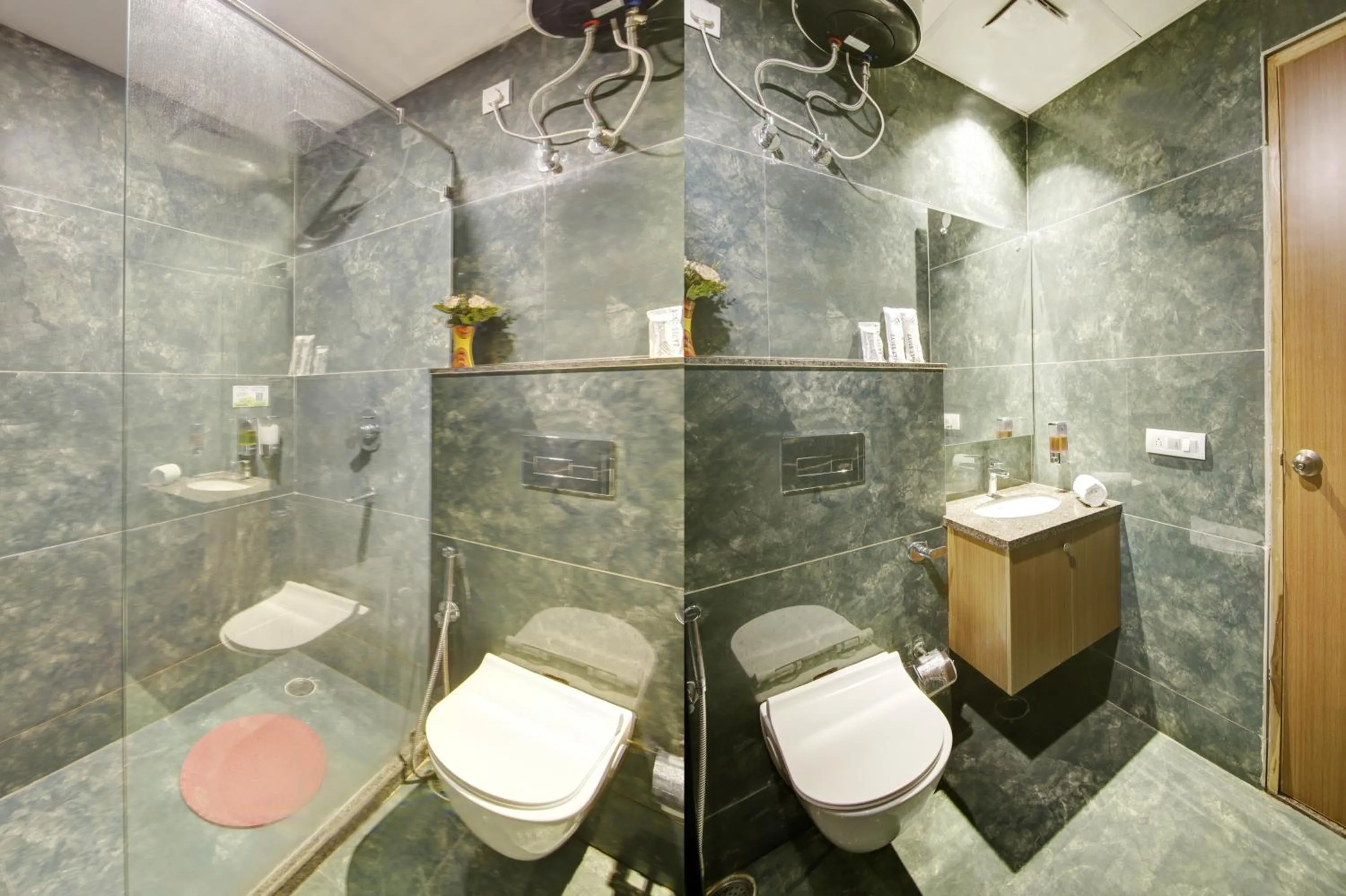 Shower in Saltstayz Select - Unitech Cyber Park