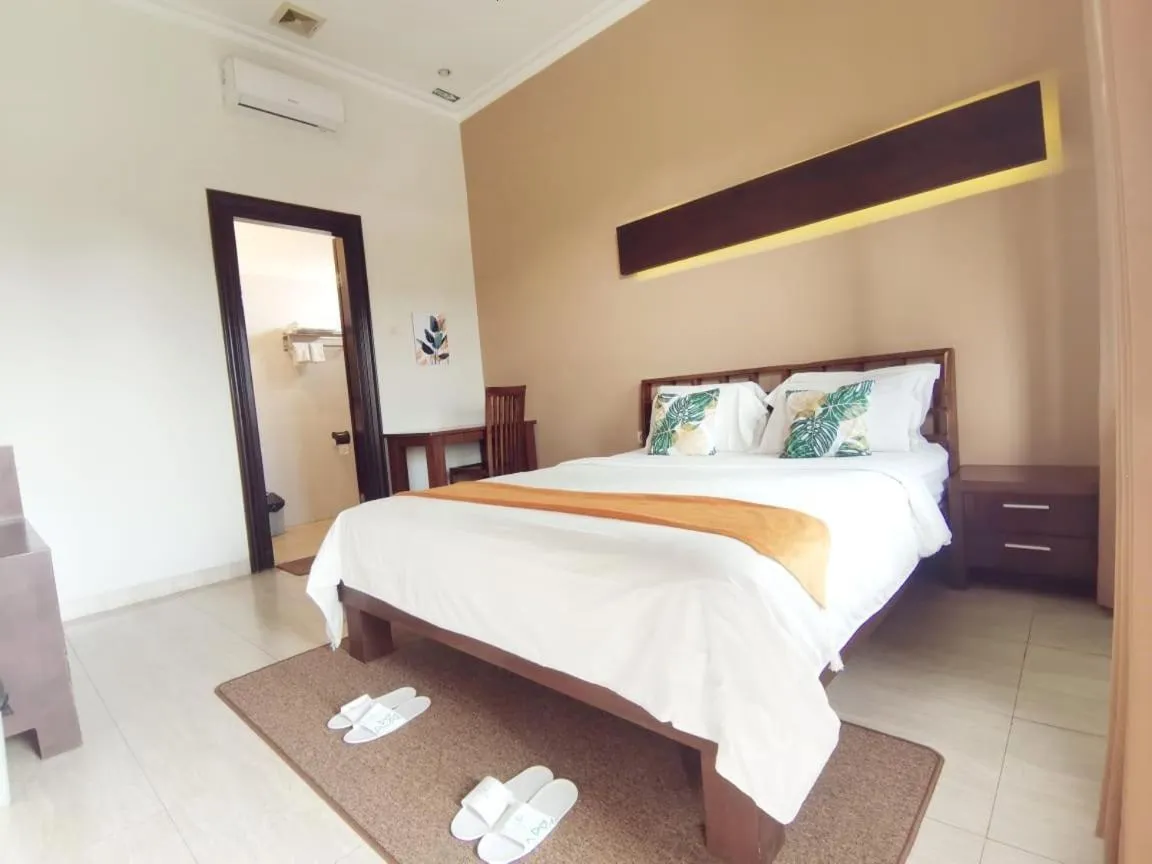 Bed in Avila Ketapan Rame Hotel