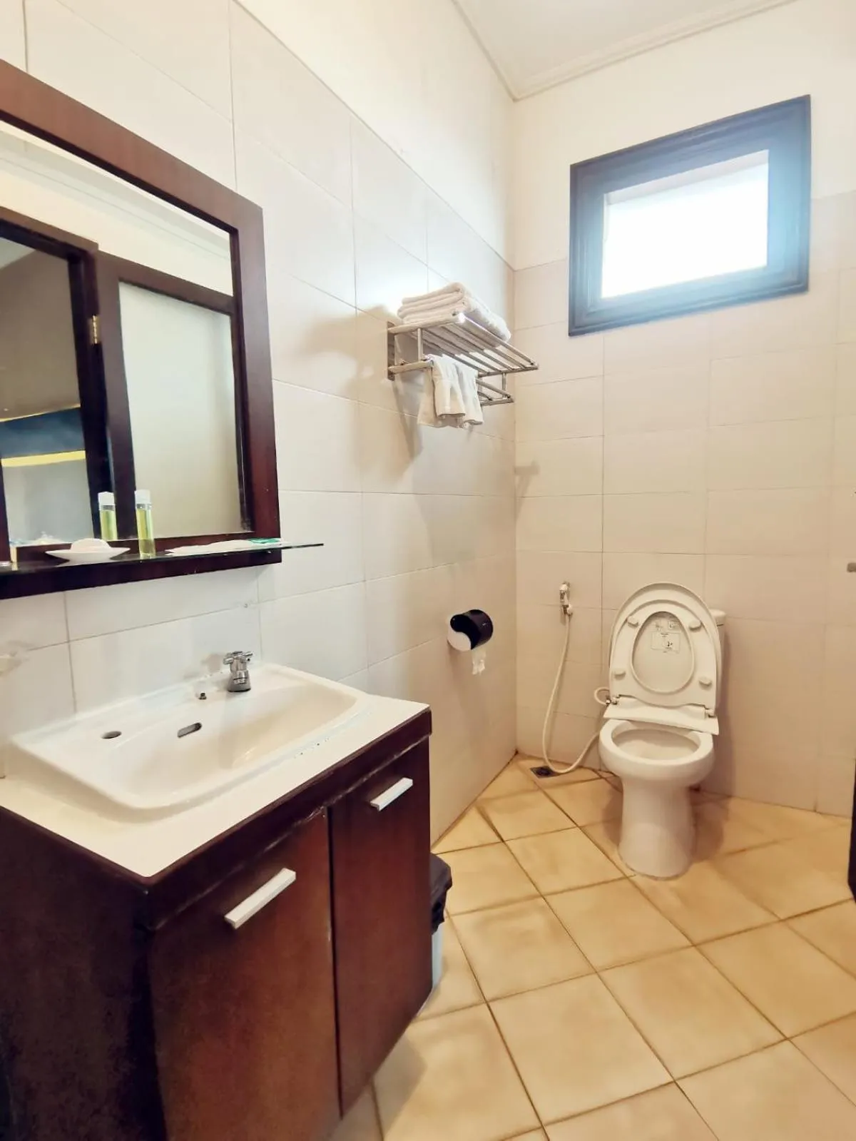 Bathroom in Avila Ketapan Rame Hotel