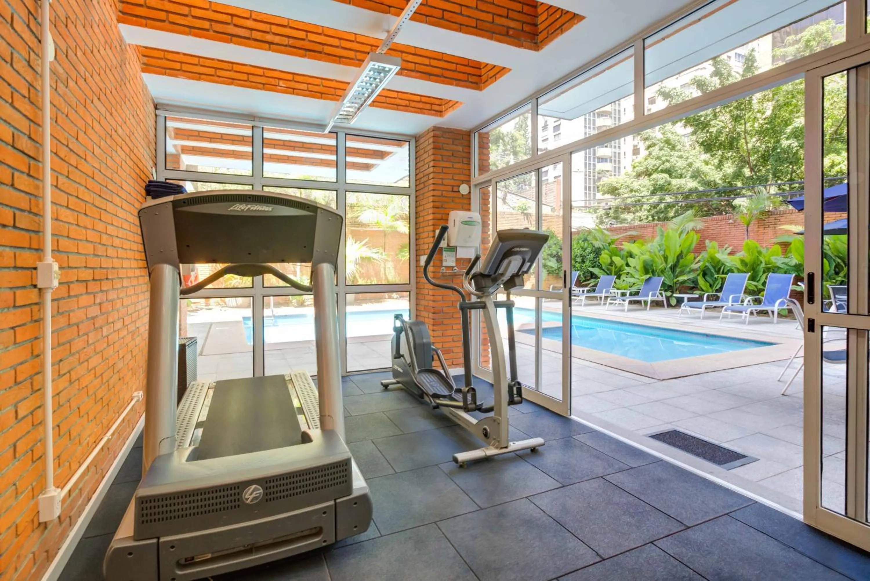 Fitness centre/facilities in Roomo Etoile GeorgeV Jardins Residencial