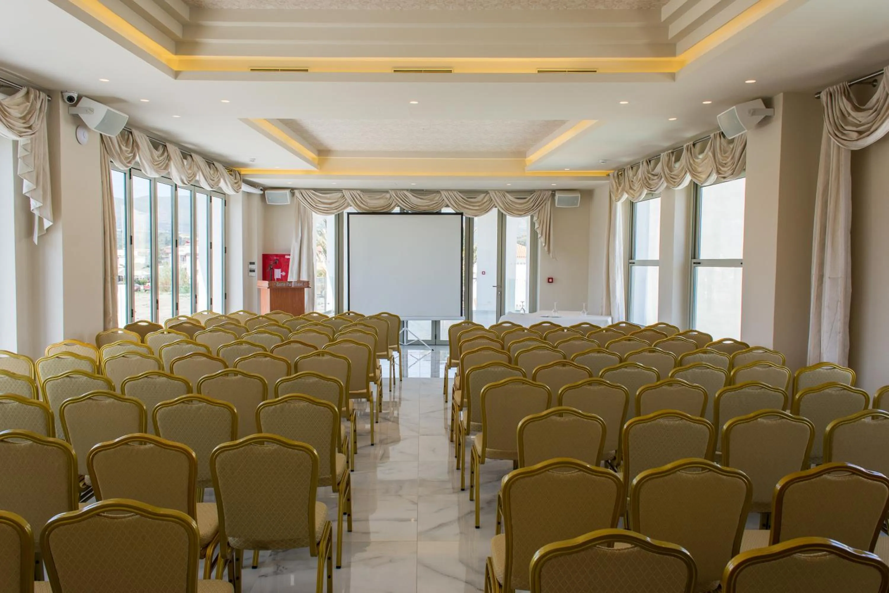 Day in Zante Park Resort & Spa BW Premier Collection