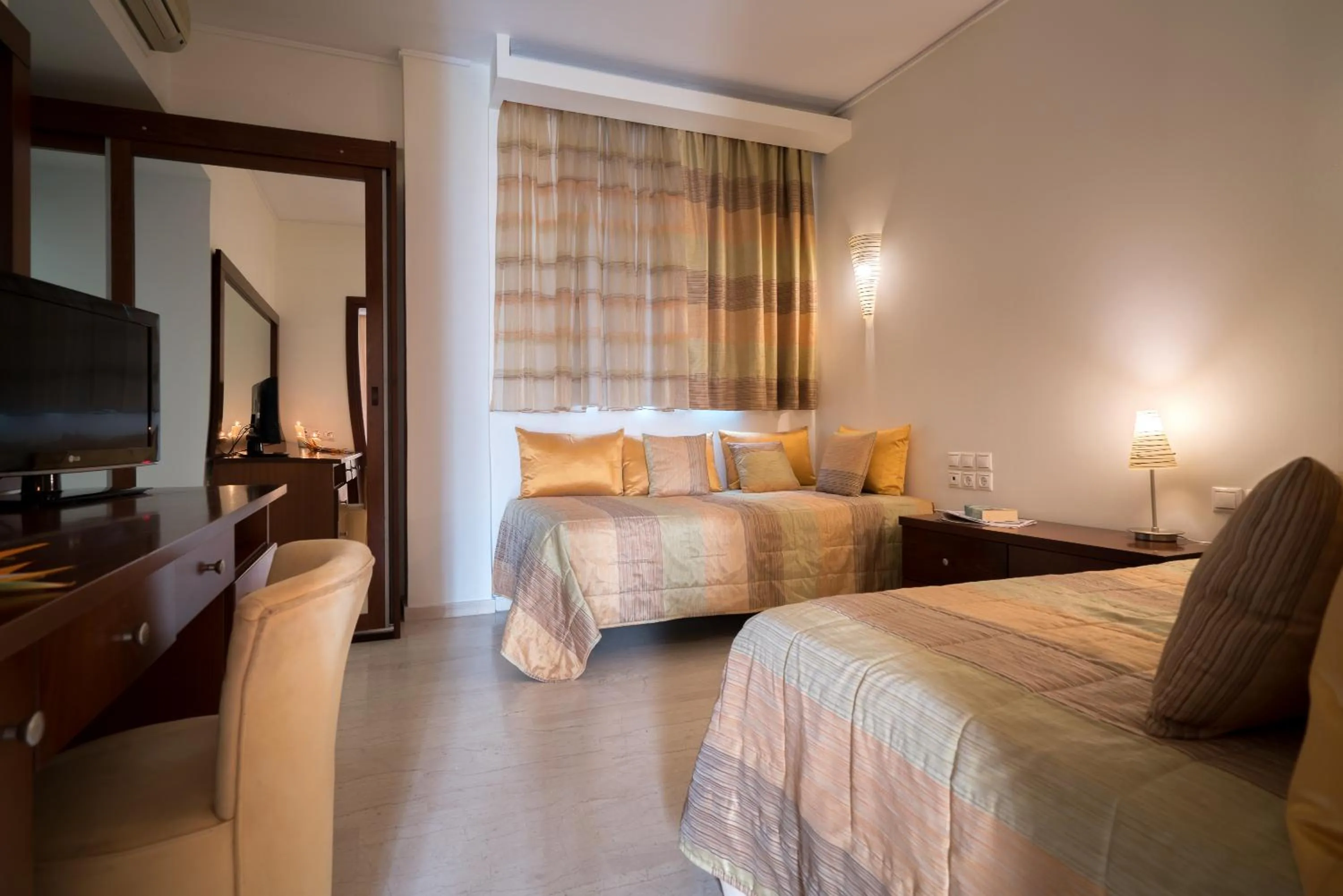 Bed in Zante Park Resort & Spa BW Premier Collection