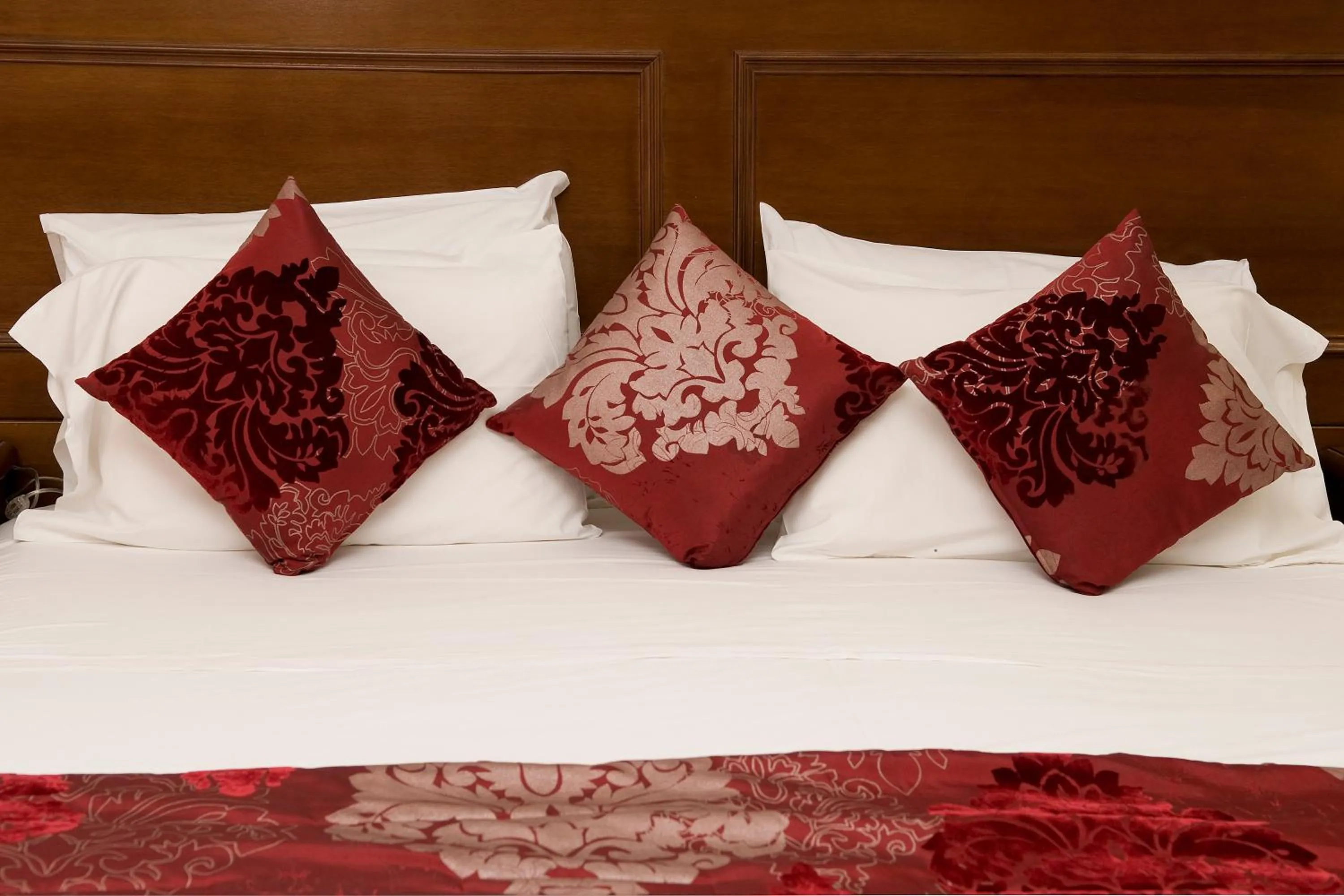 Bed in Zante Park Resort & Spa BW Premier Collection