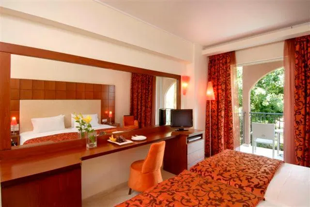 Bed in Zante Park Resort & Spa BW Premier Collection