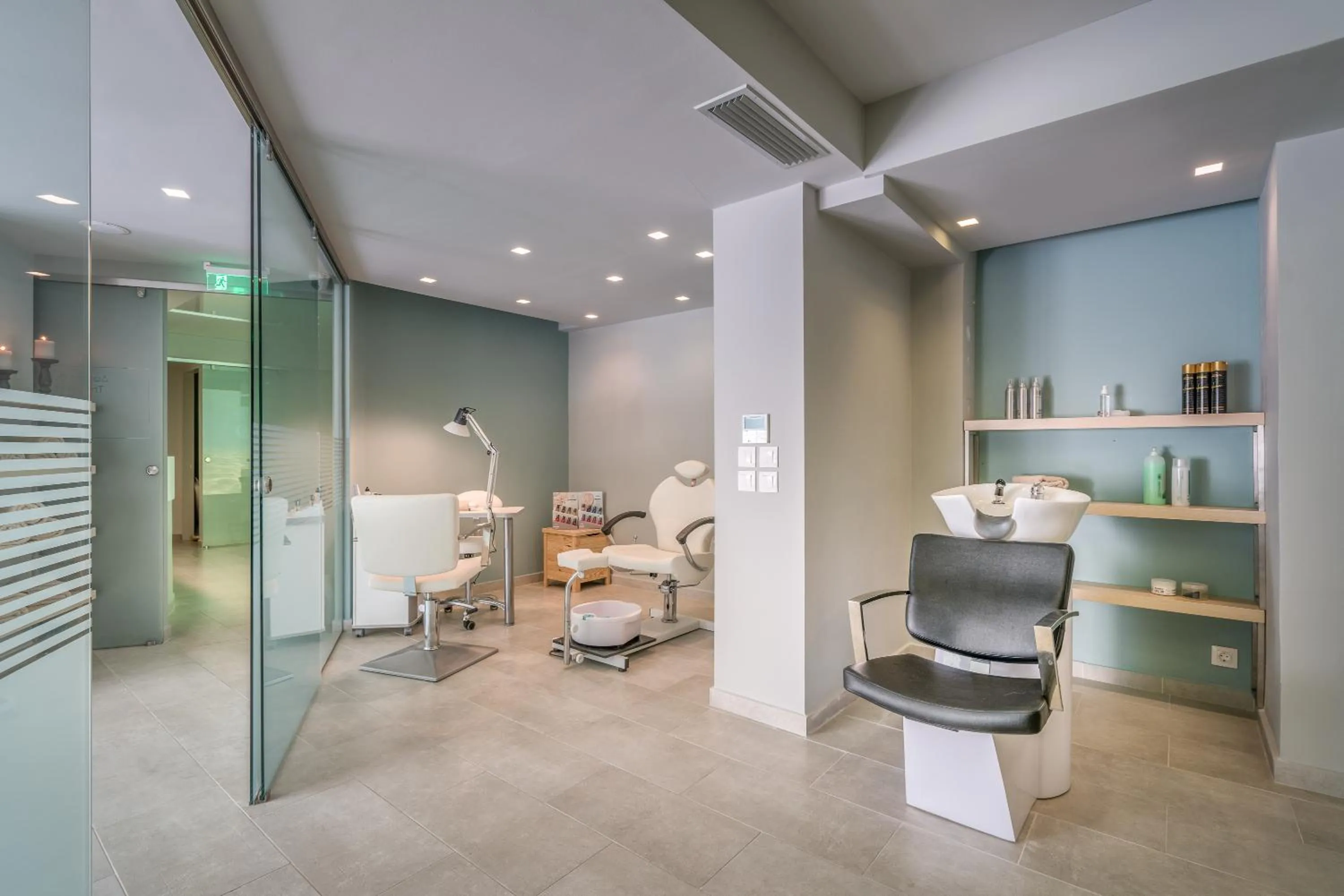 hair dresser in Zante Park Resort & Spa BW Premier Collection