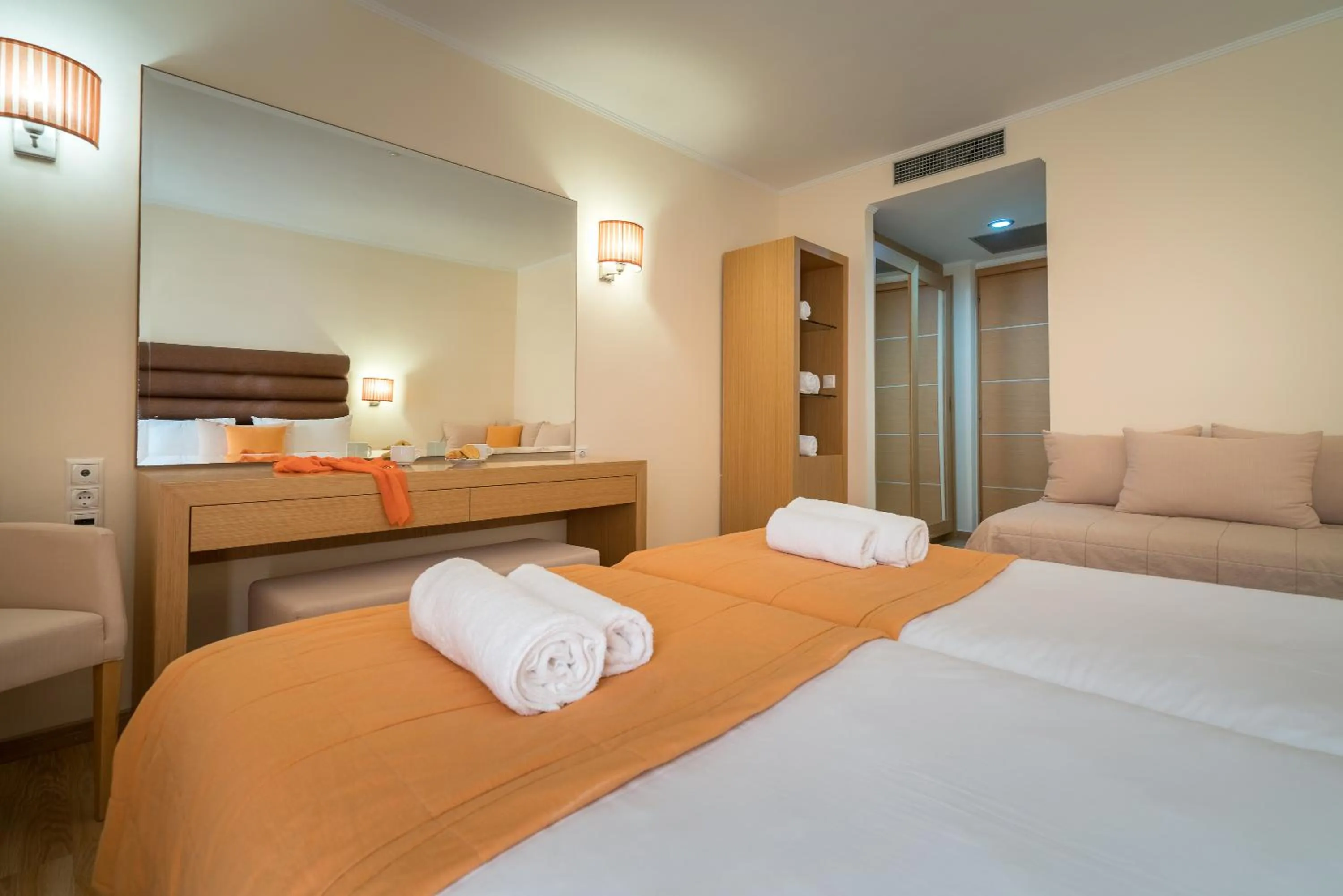 Bed in Galaxy Beach Resort BW Premier Collection