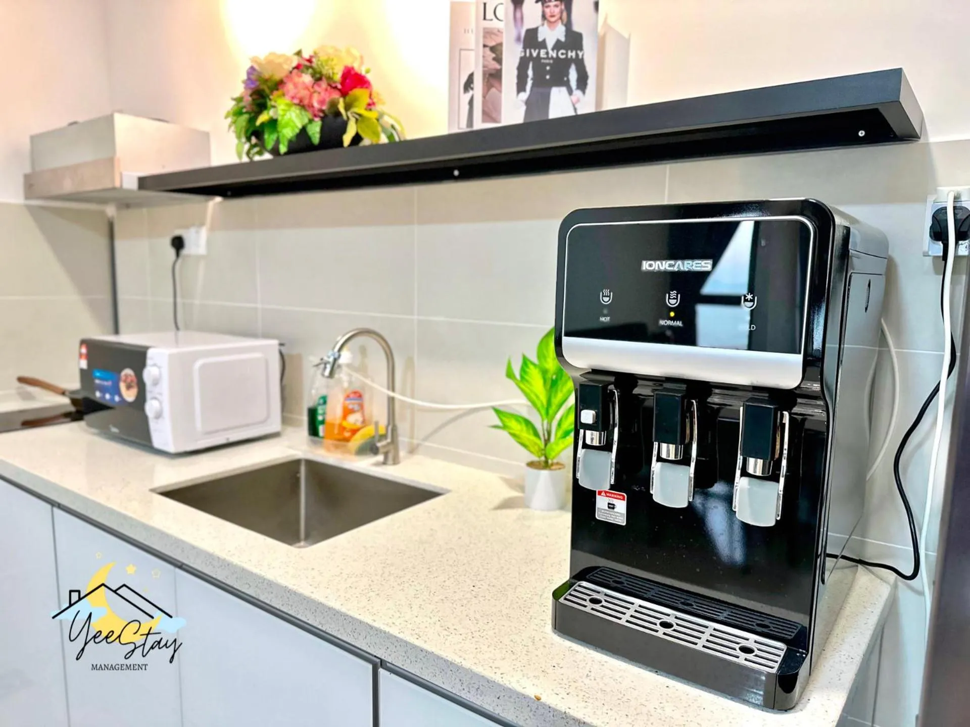 SeaView PoolView CityView BaliResidence Video game 5minJonker