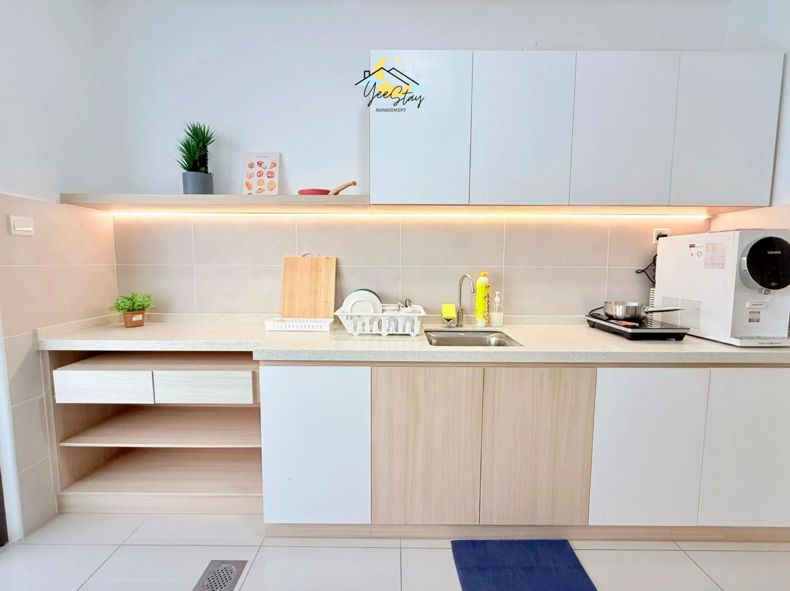 SeaView PoolView CityView BaliResidence Video game 5minJonker