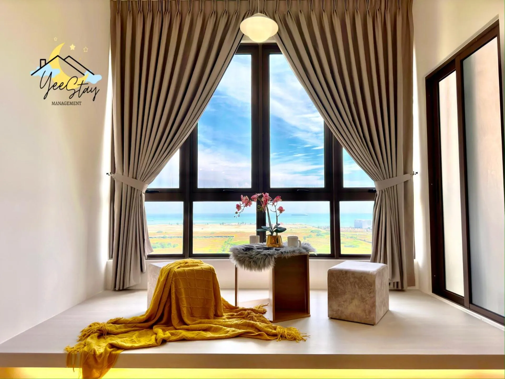 SeaView PoolView CityView BaliResidence Video game 5minJonker