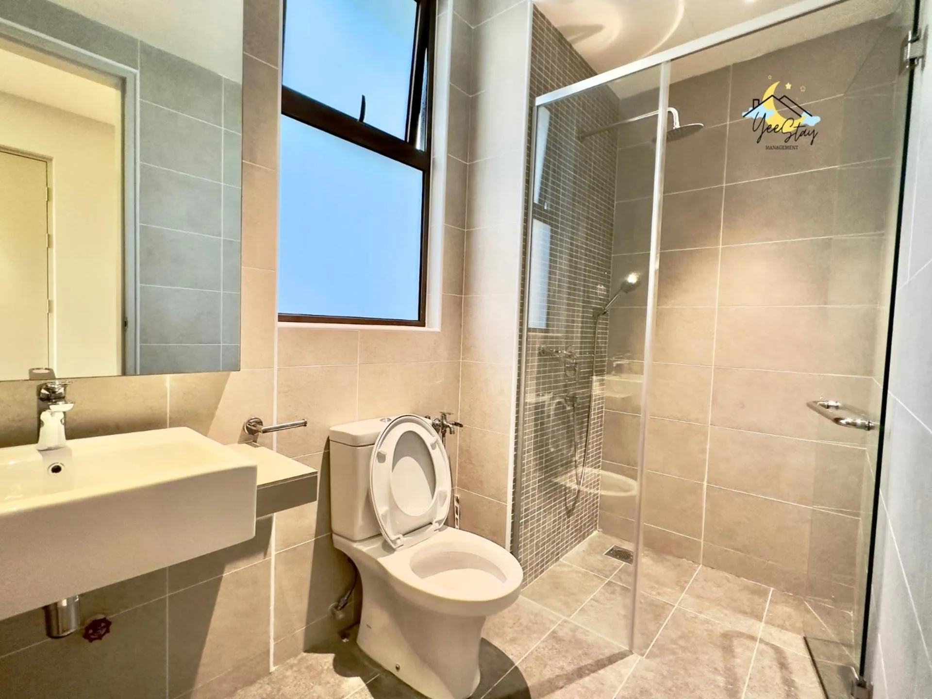 SeaView PoolView CityView BaliResidence Video game 5minJonker