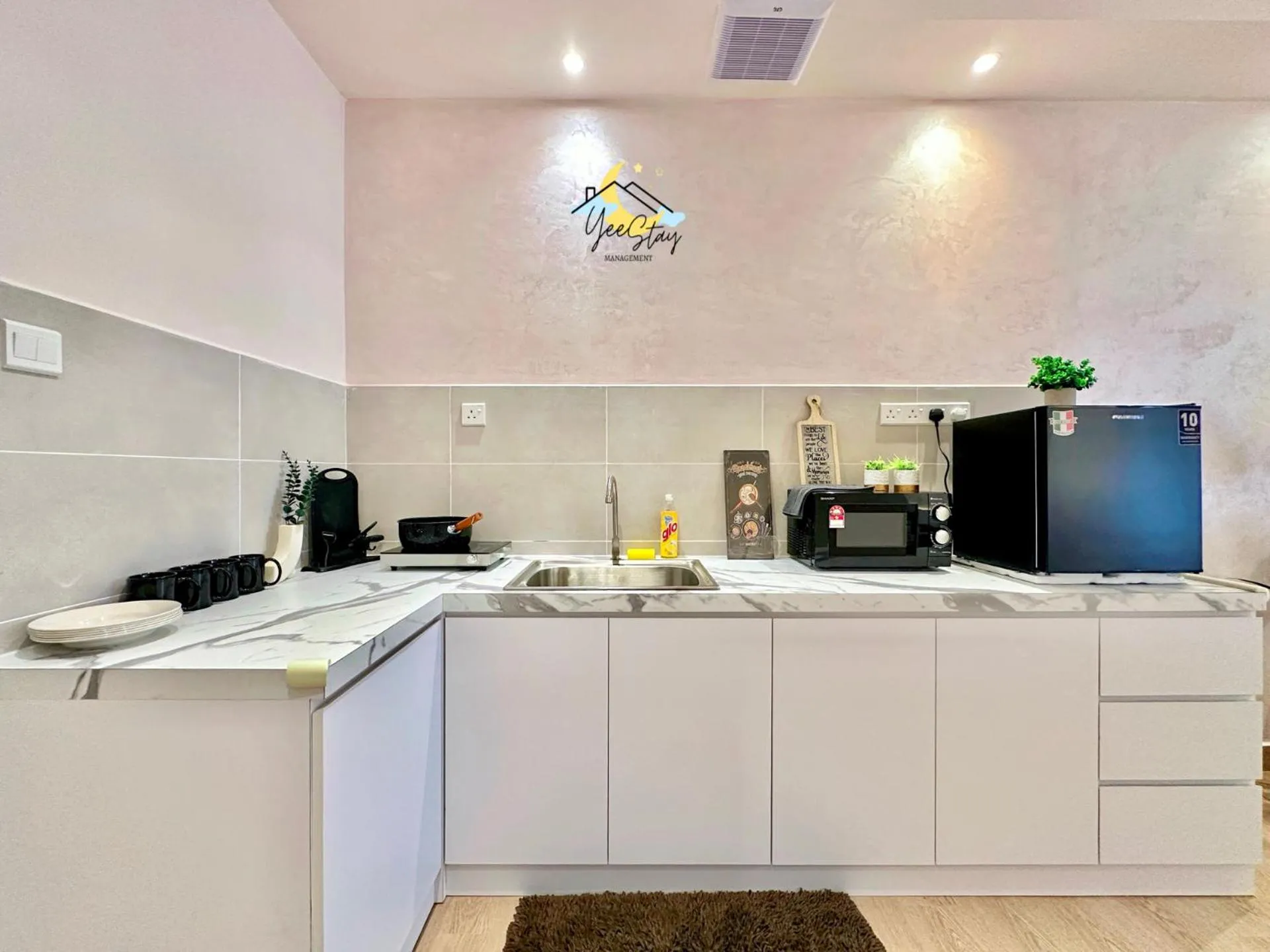 SeaView PoolView CityView BaliResidence Video game 5minJonker