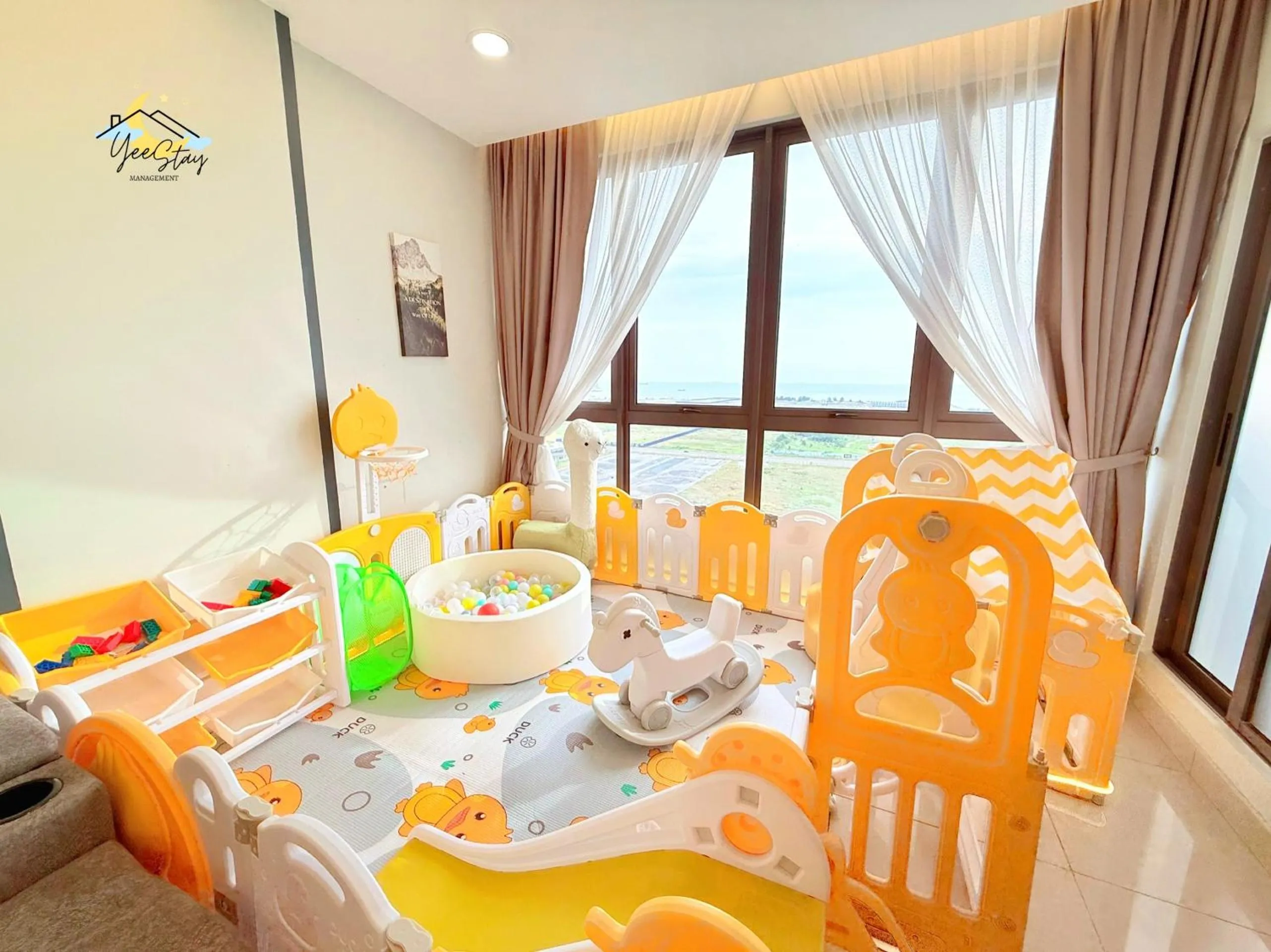 SeaView PoolView CityView BaliResidence Video game 5minJonker