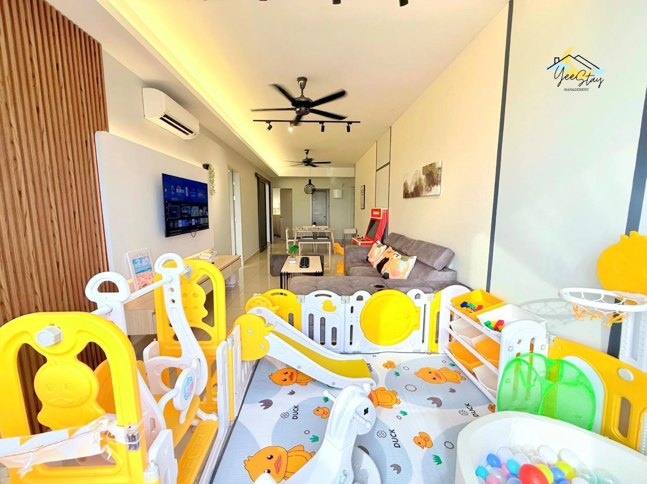 SeaView PoolView CityView BaliResidence Video game 5minJonker