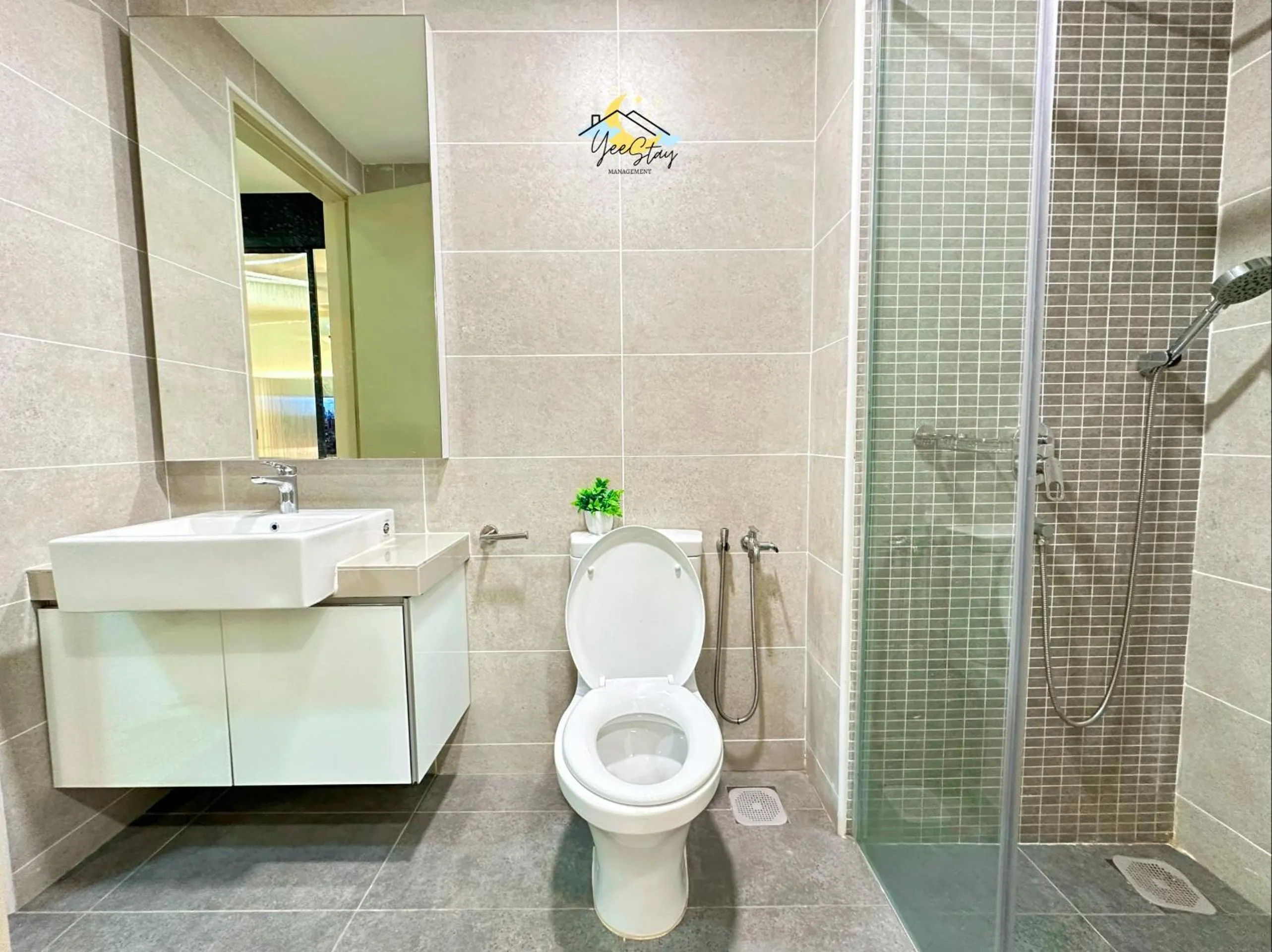 SeaView PoolView CityView BaliResidence Video game 5minJonker