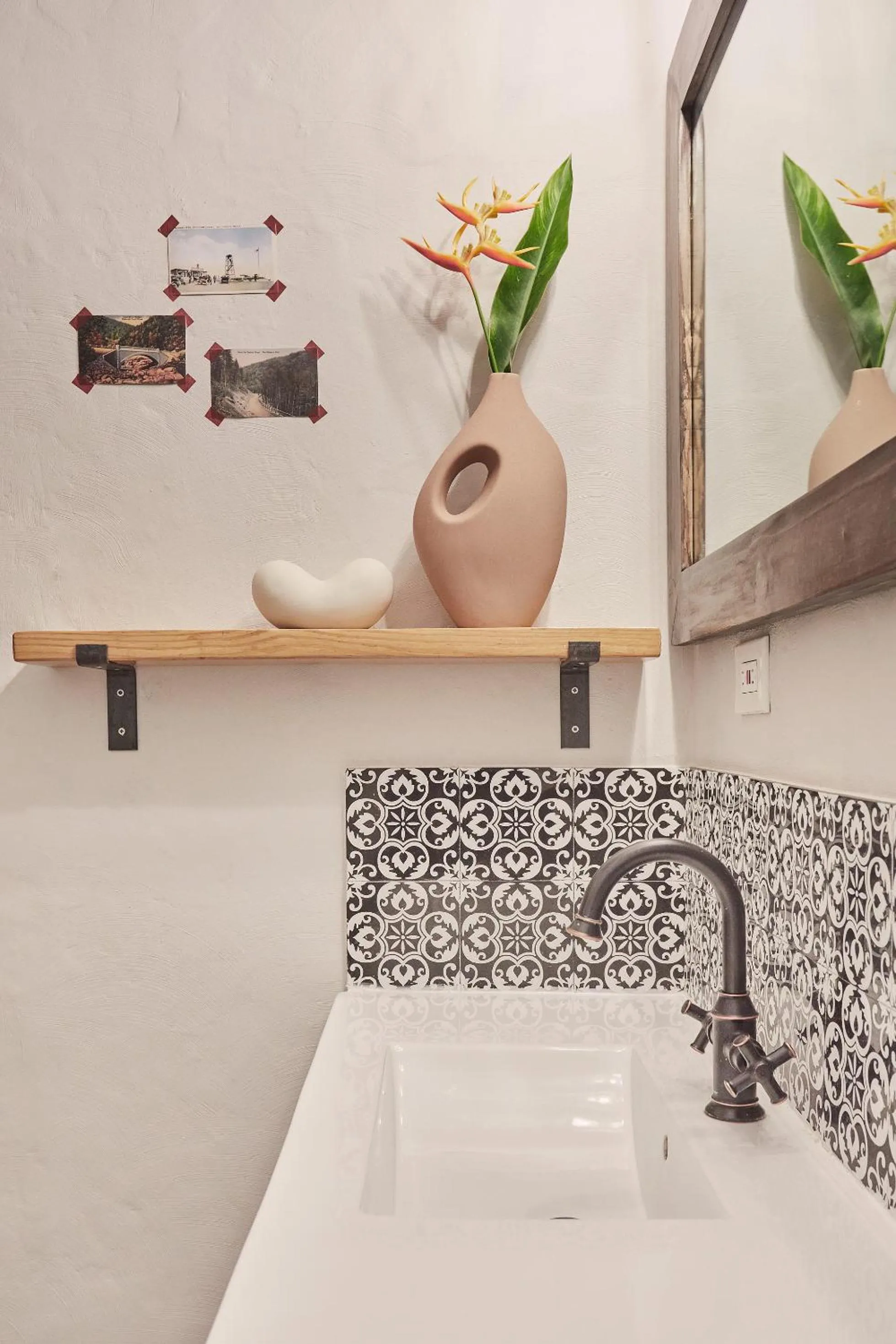 Bathroom in WALD HAUS by DW