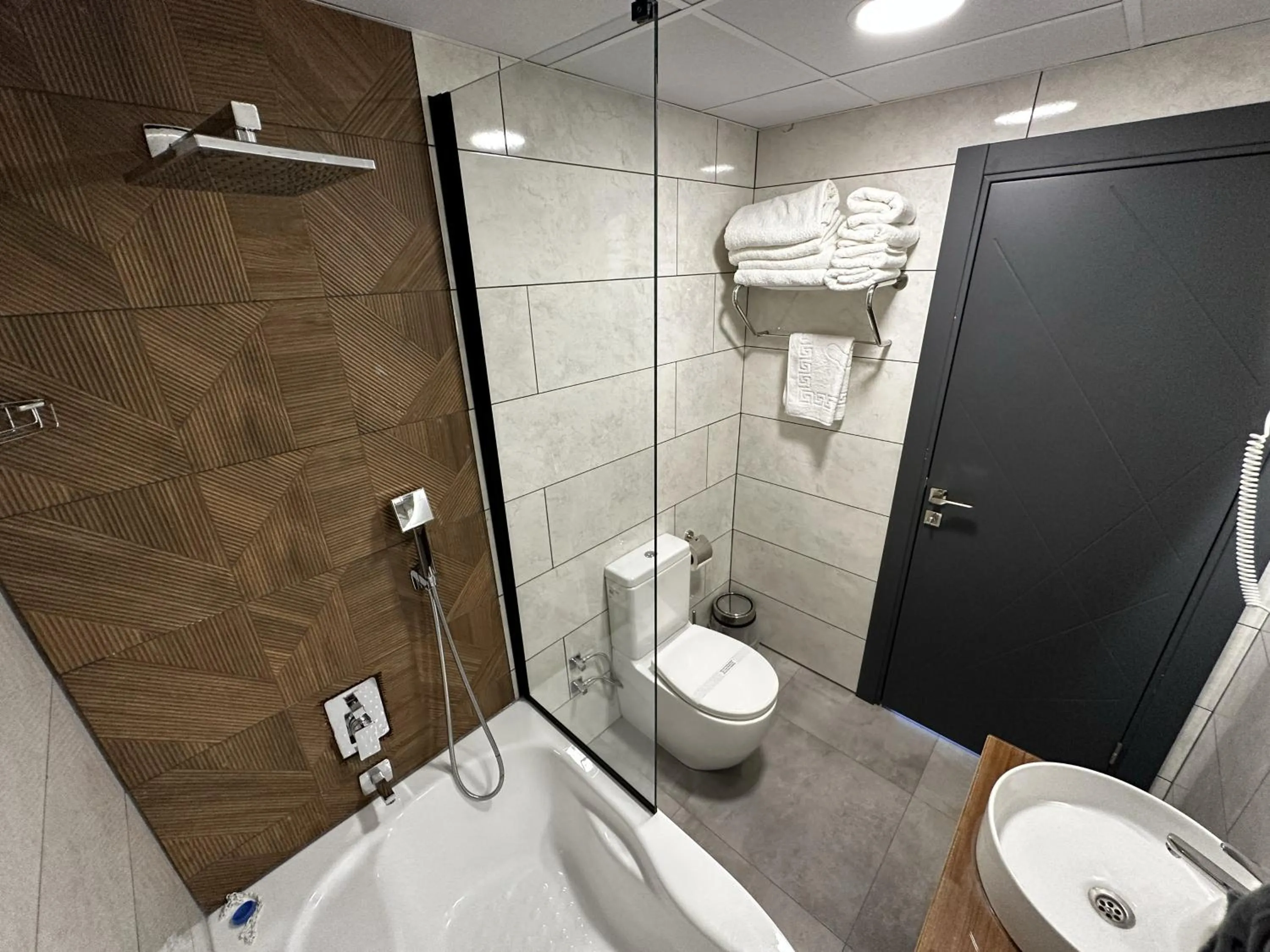 Shower in Bademi Room