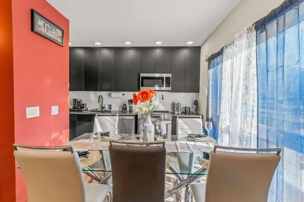 Dining area in Pure Relaxation-Luxury/Roof Top*