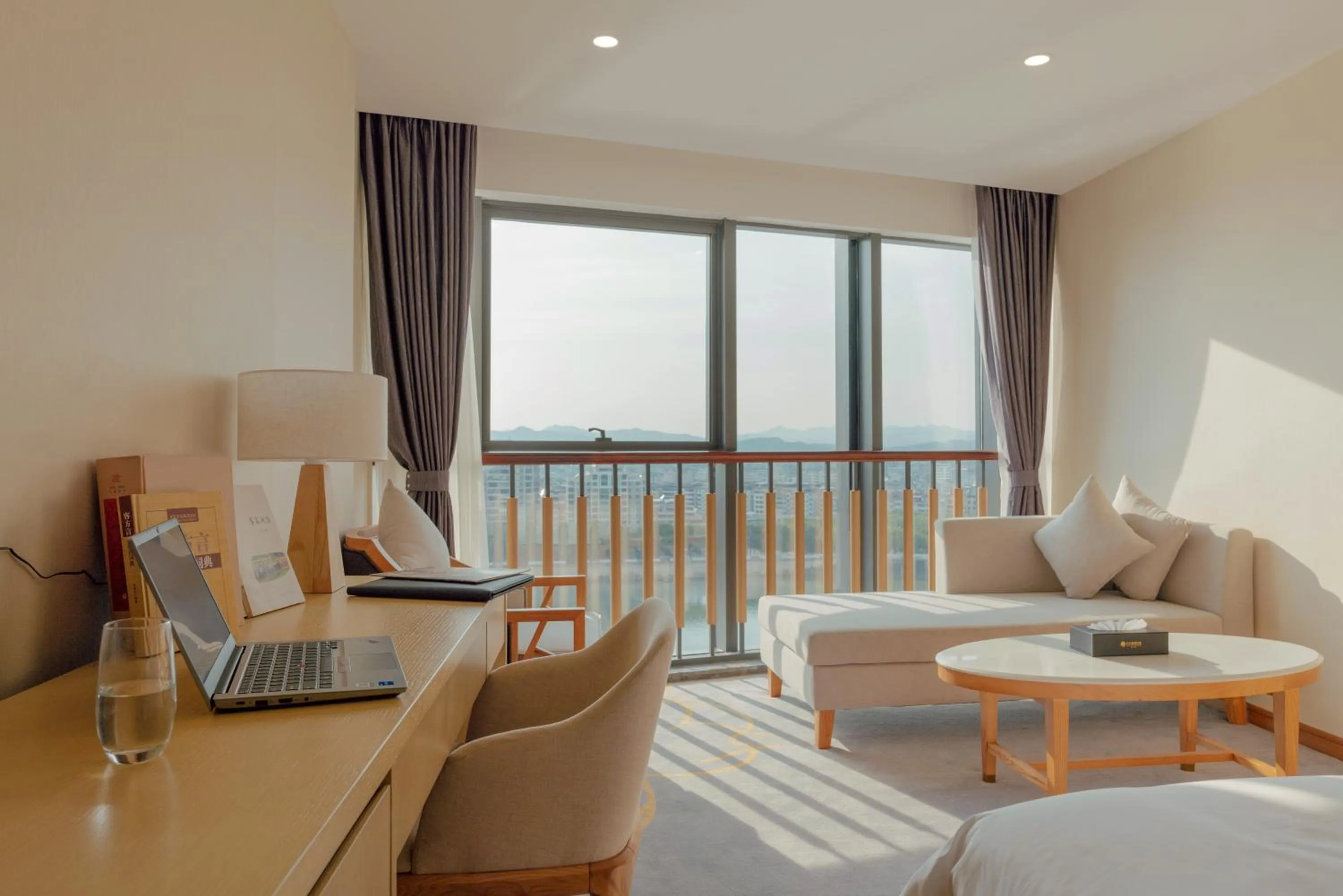 White Swan Guest House MeiZhou