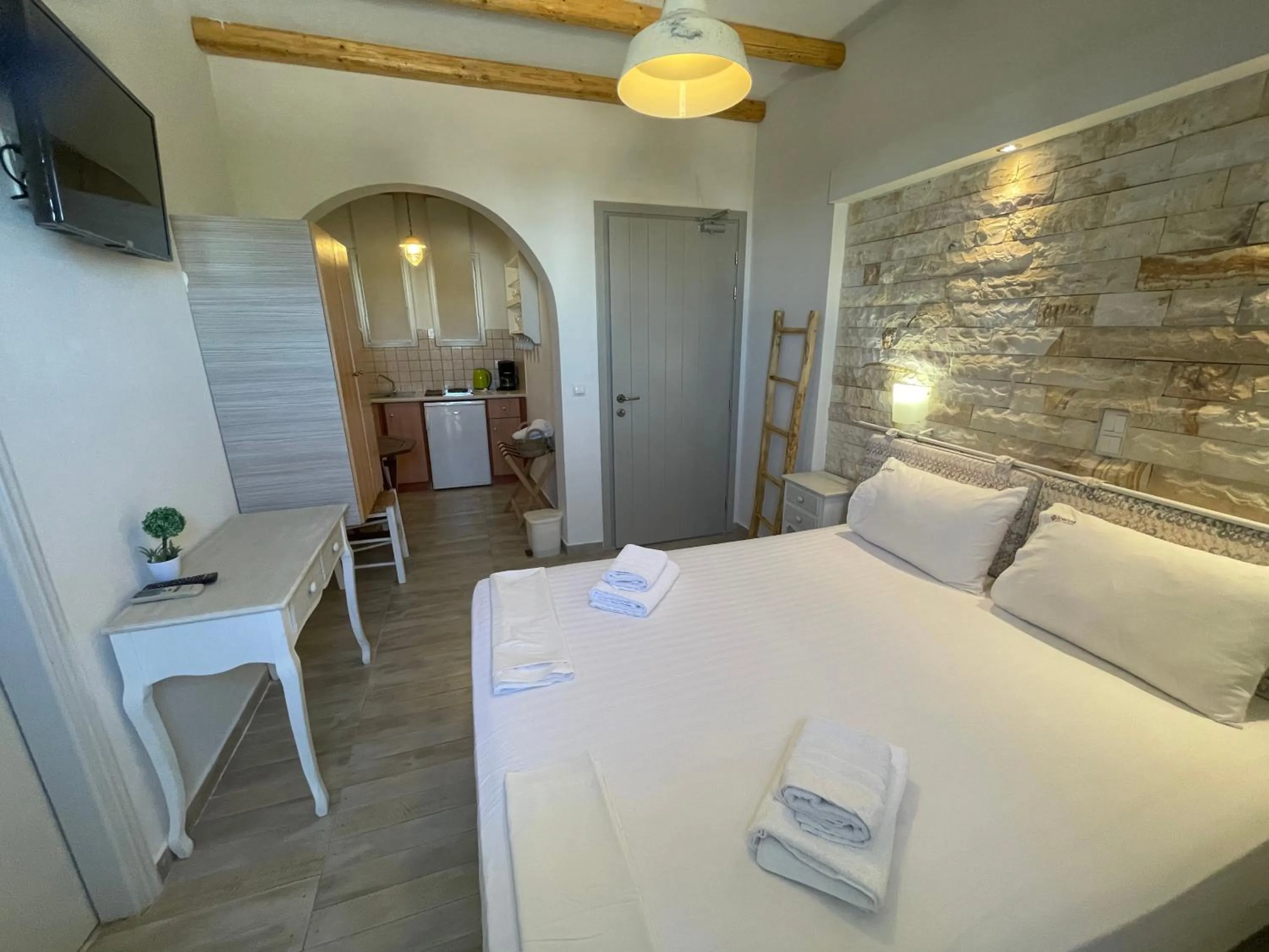 Photo of the whole room, Bed in Ioanna Apartments