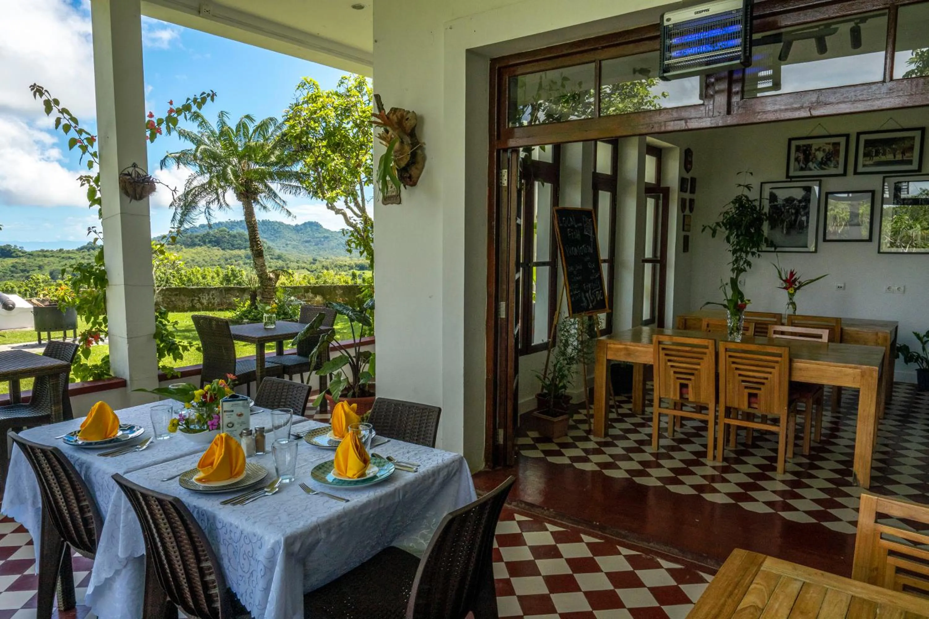 Restaurant/places to eat in Balibo Fort Hotel