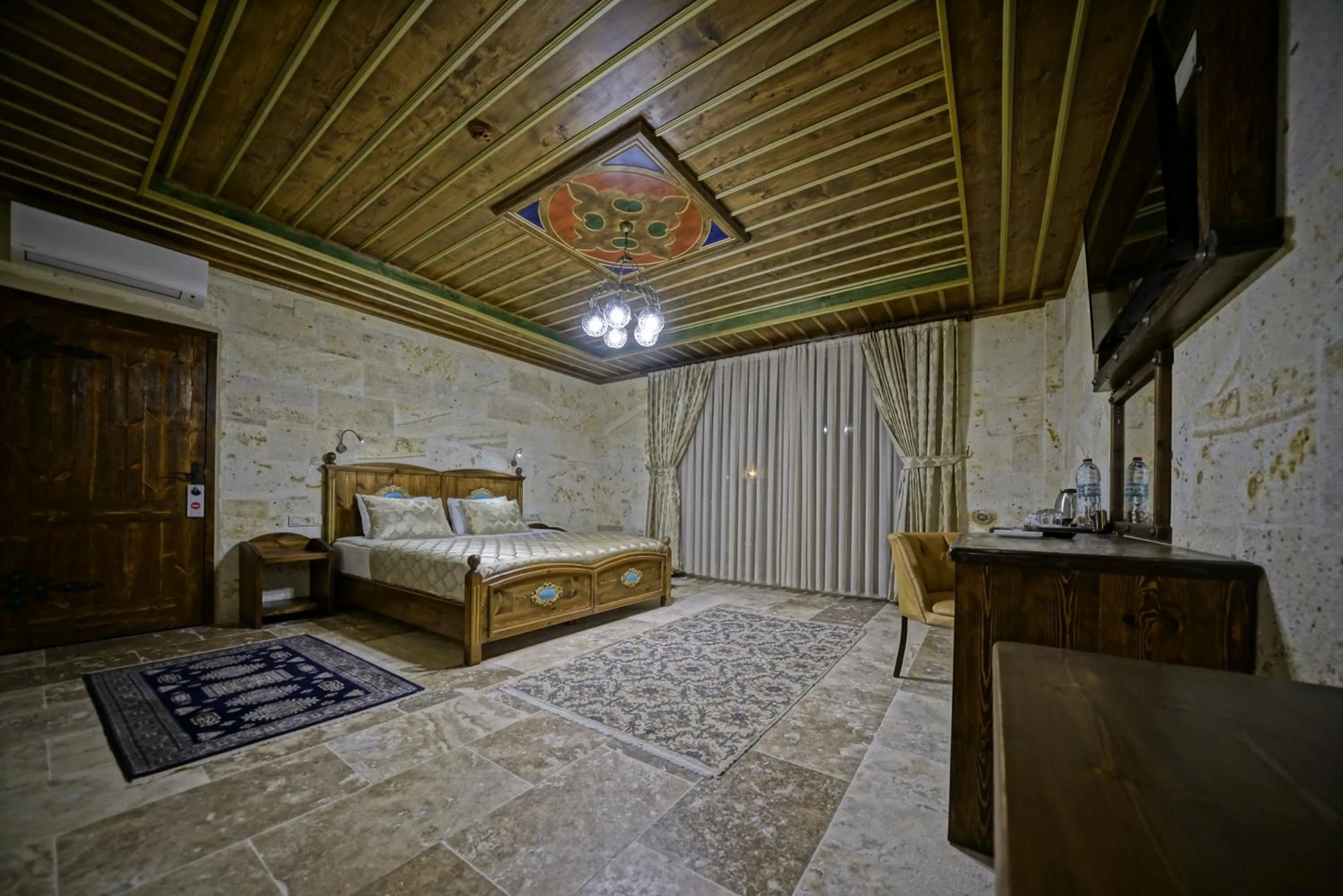 Photo of the whole room, Bed in Zultanite Cappadocia Hotel