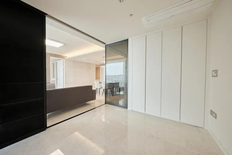 Bed in UH FLAT Signature DAEGU