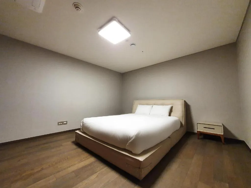 Bed in UH FLAT Signature DAEGU