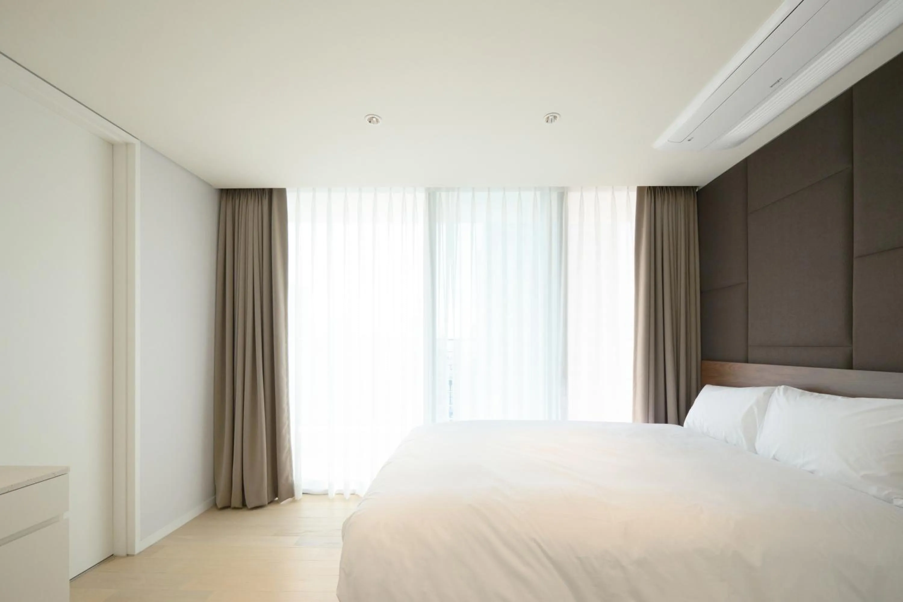 Bedroom, Bed in UH FLAT Signature DAEGU