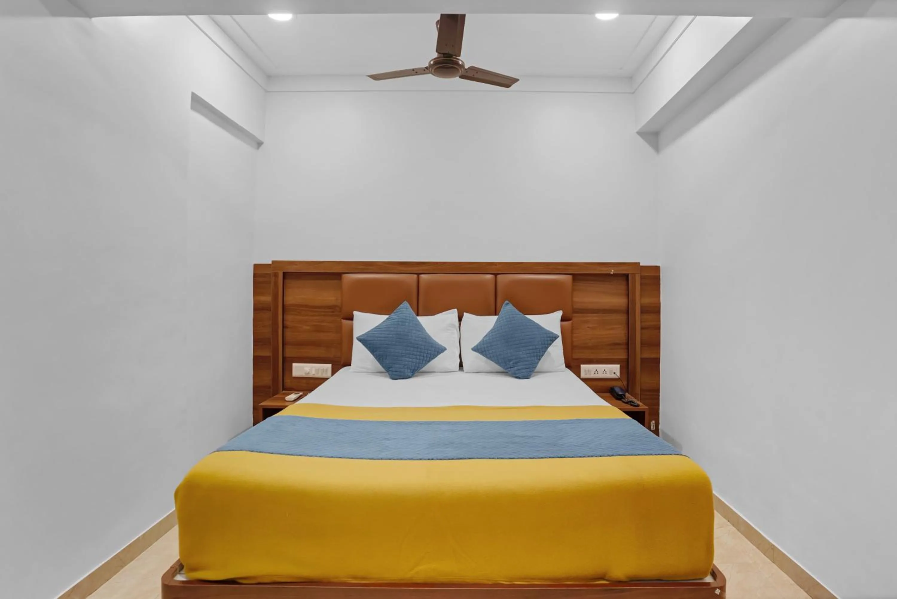 Bed in Hotel Dream Inn Thane