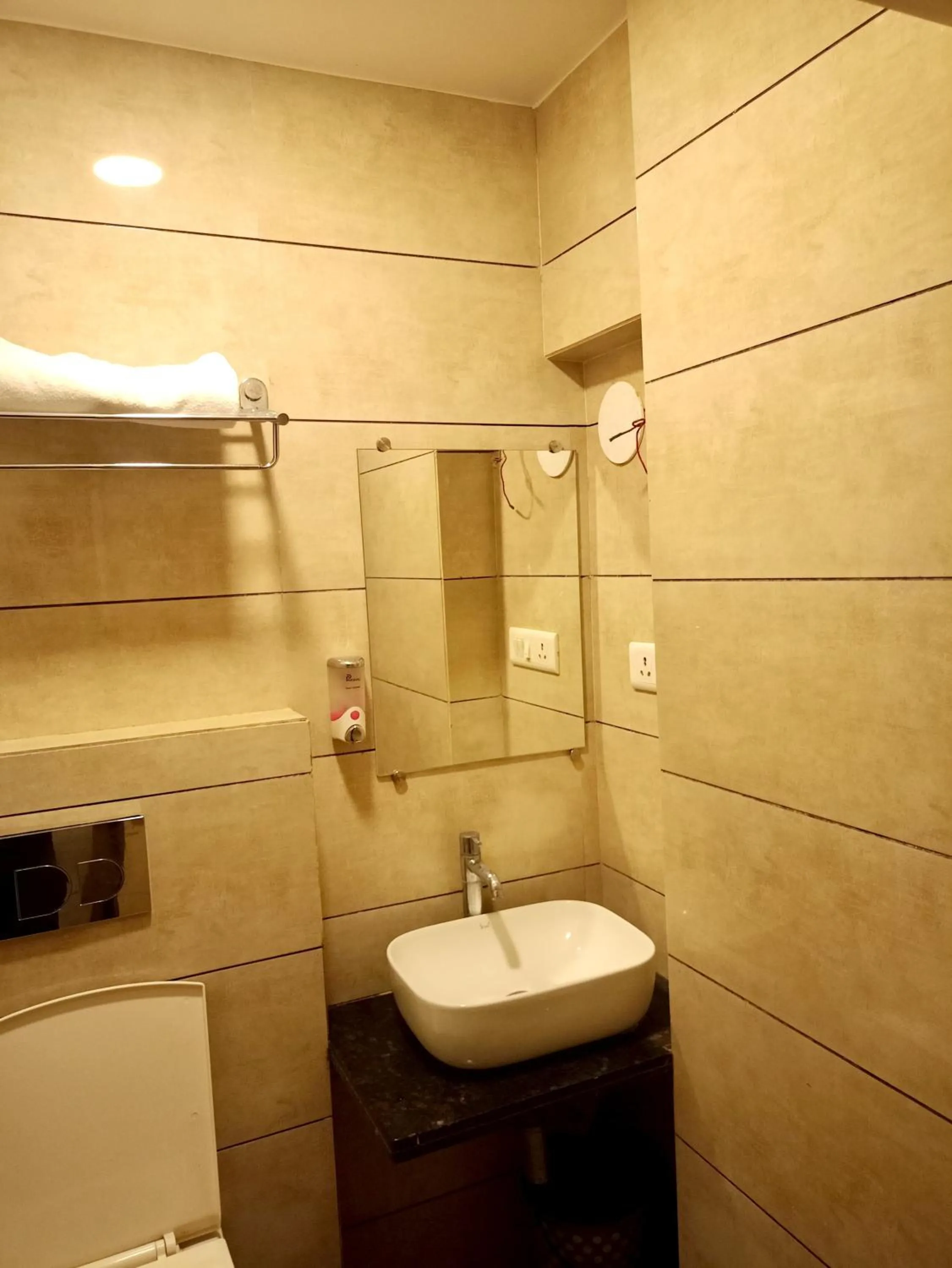 Bathroom in Hotel Dream Inn Thane